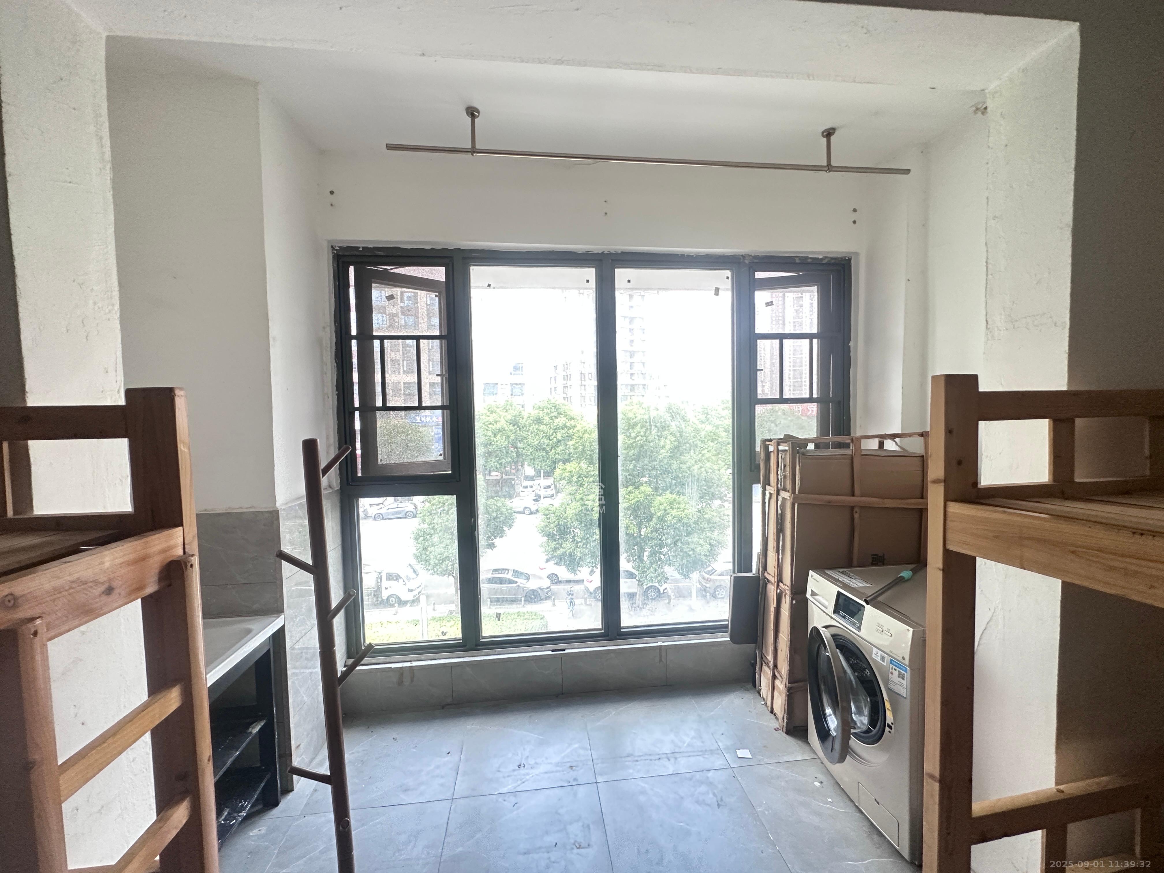 富力十号 1室0厅0卫 1500.0元/月 富力十号 1室0厅0卫 1500.0元/月室内图