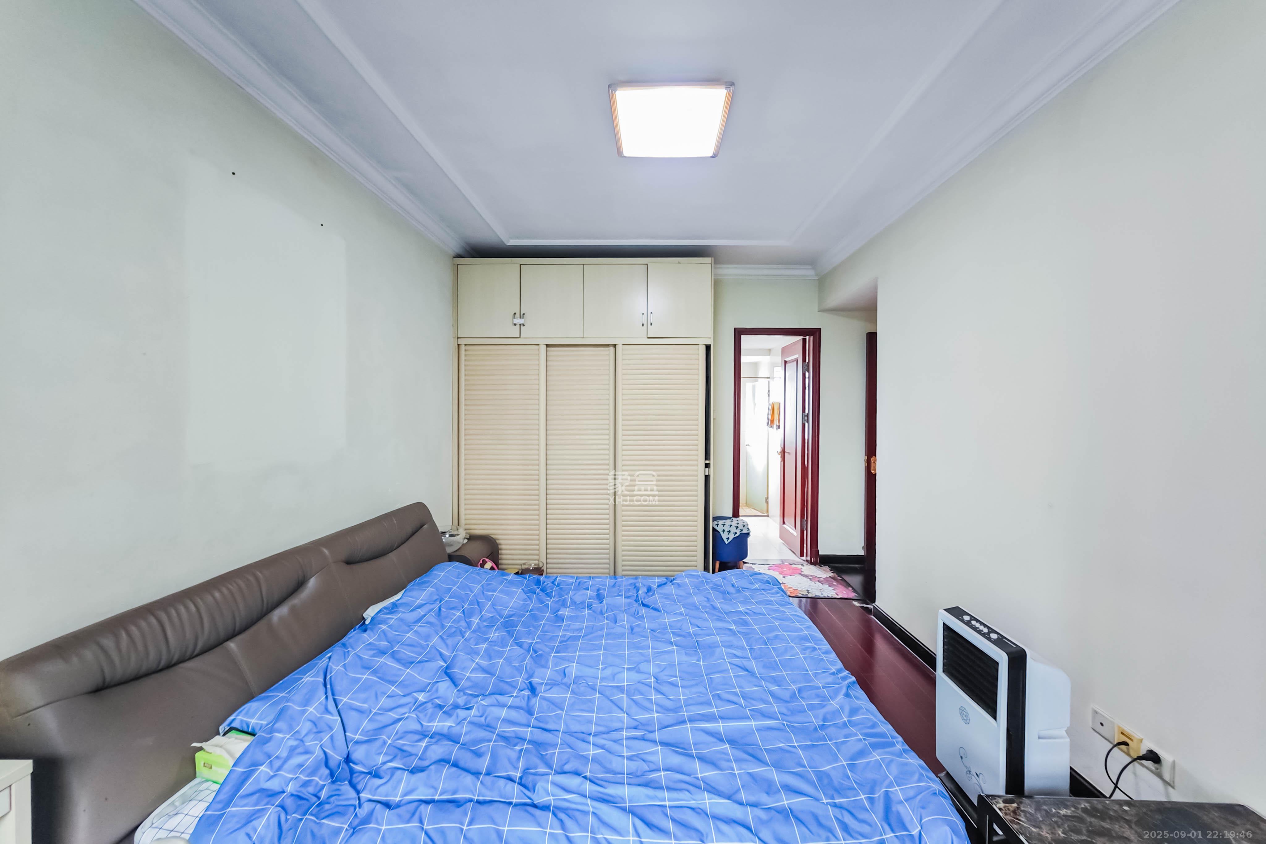 恒大绿洲  3室2厅2卫    92.8万 恒大绿洲  3室2厅2卫    92.8万卧室