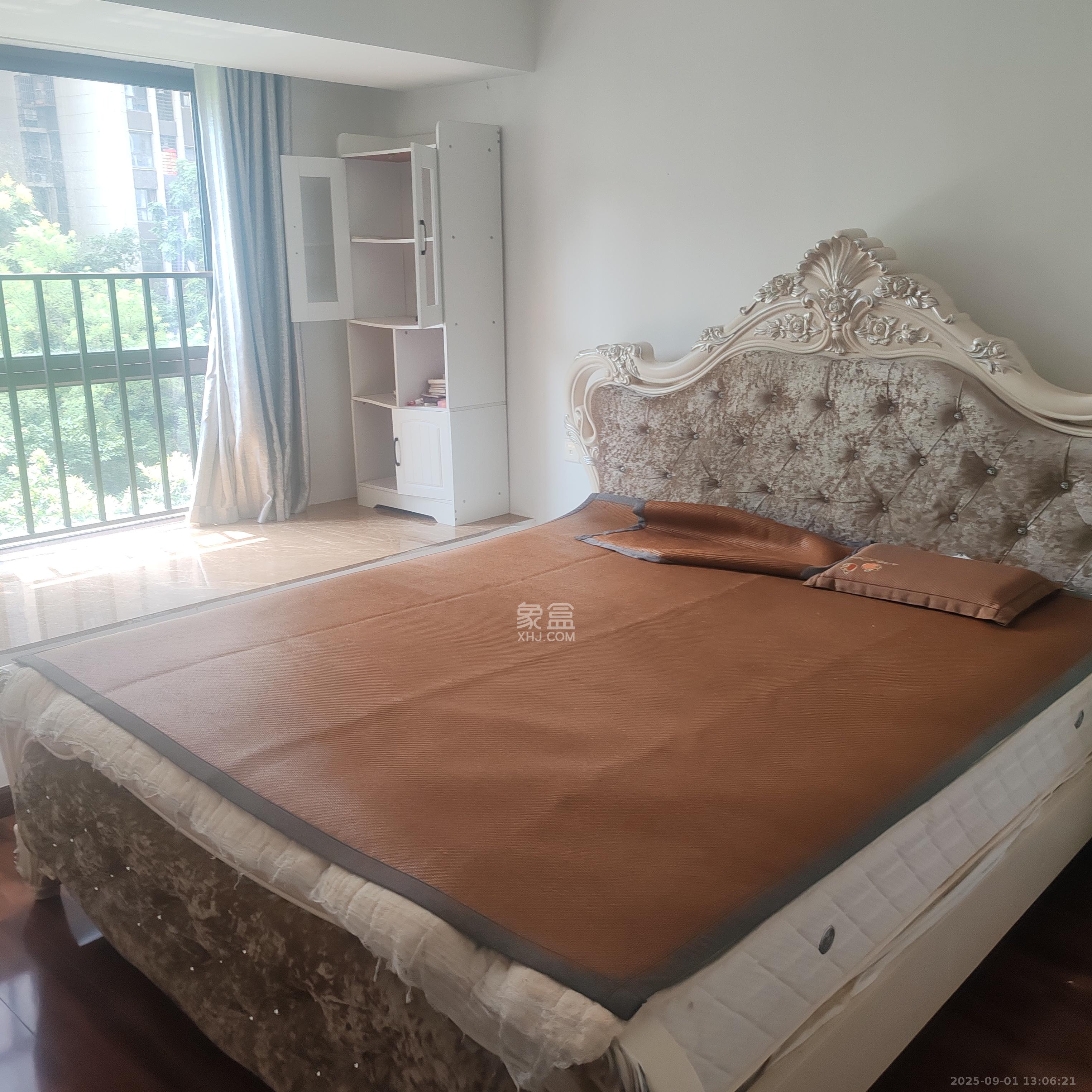 绿地中央广场 4室2厅2卫 3900.0元/月 绿地中央广场 4室2厅2卫 3900.0元/月室内图