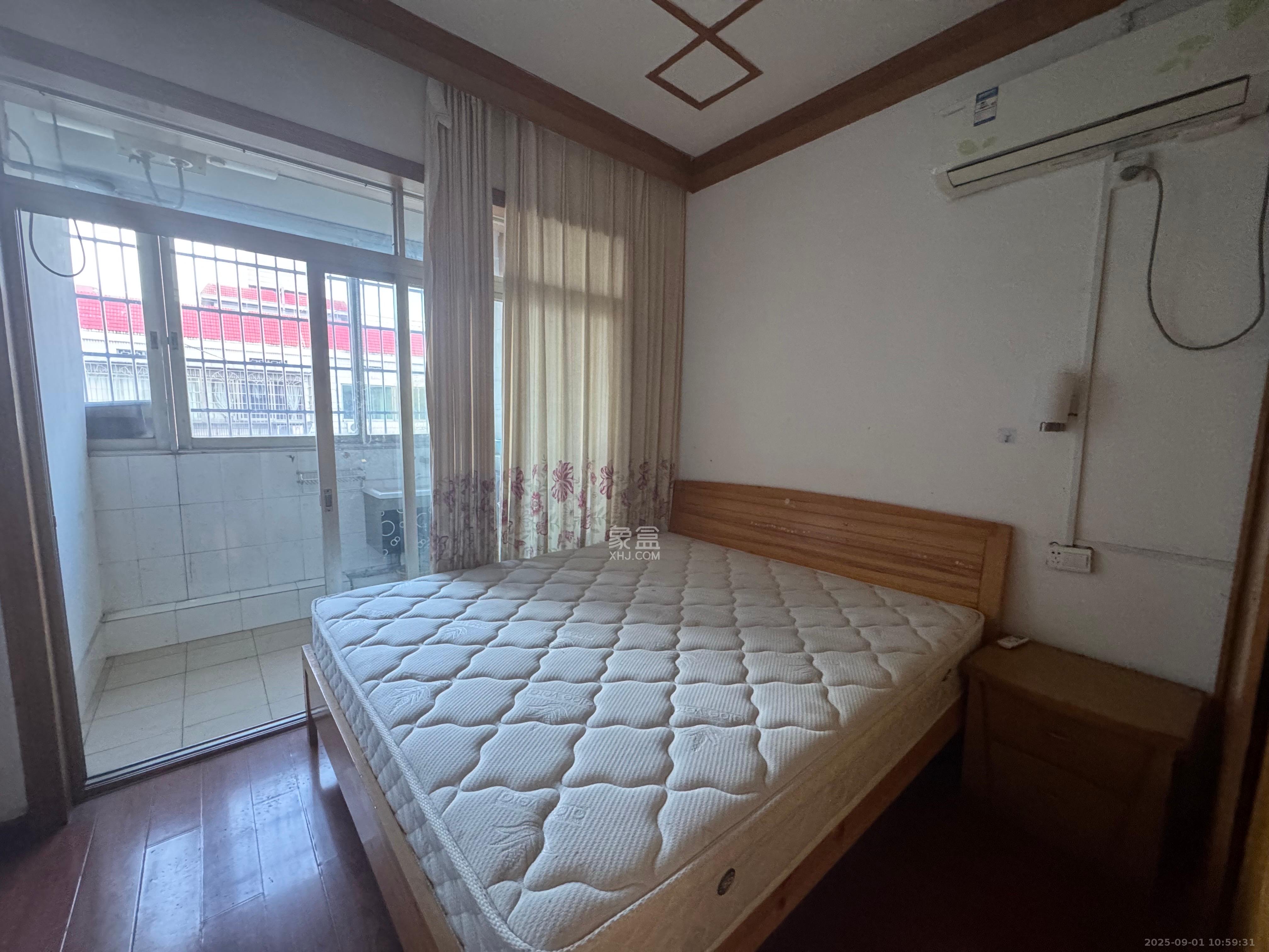 竹园公寓  3室1厅1卫   2500.00元/月室内图
