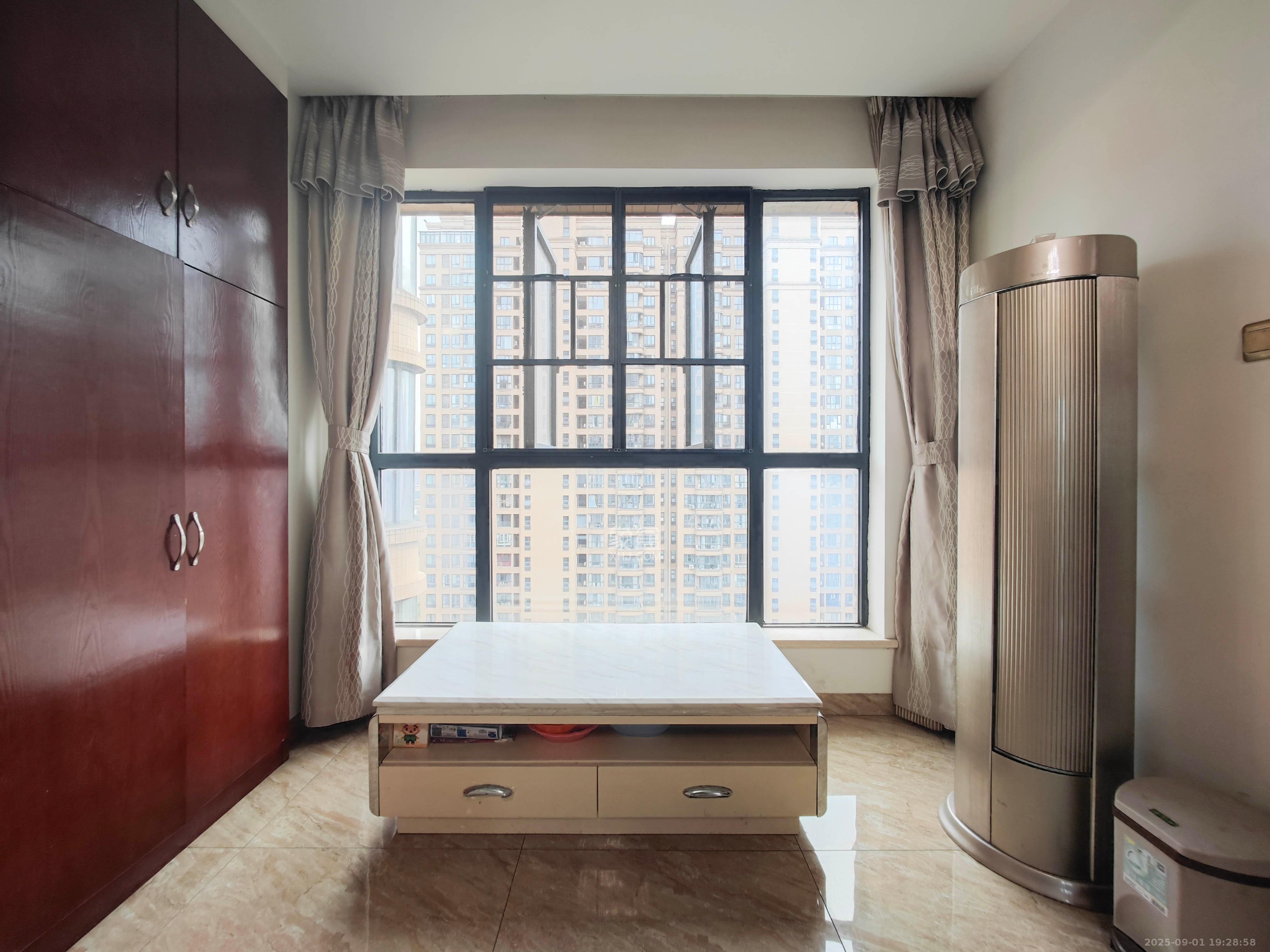 五矿万境水岸二期(五矿万境水岸和苑) 3室2厅1卫 139.8万 五矿万境水岸二期(五矿万境水岸和苑) 3室2厅1卫 139.8万阳台