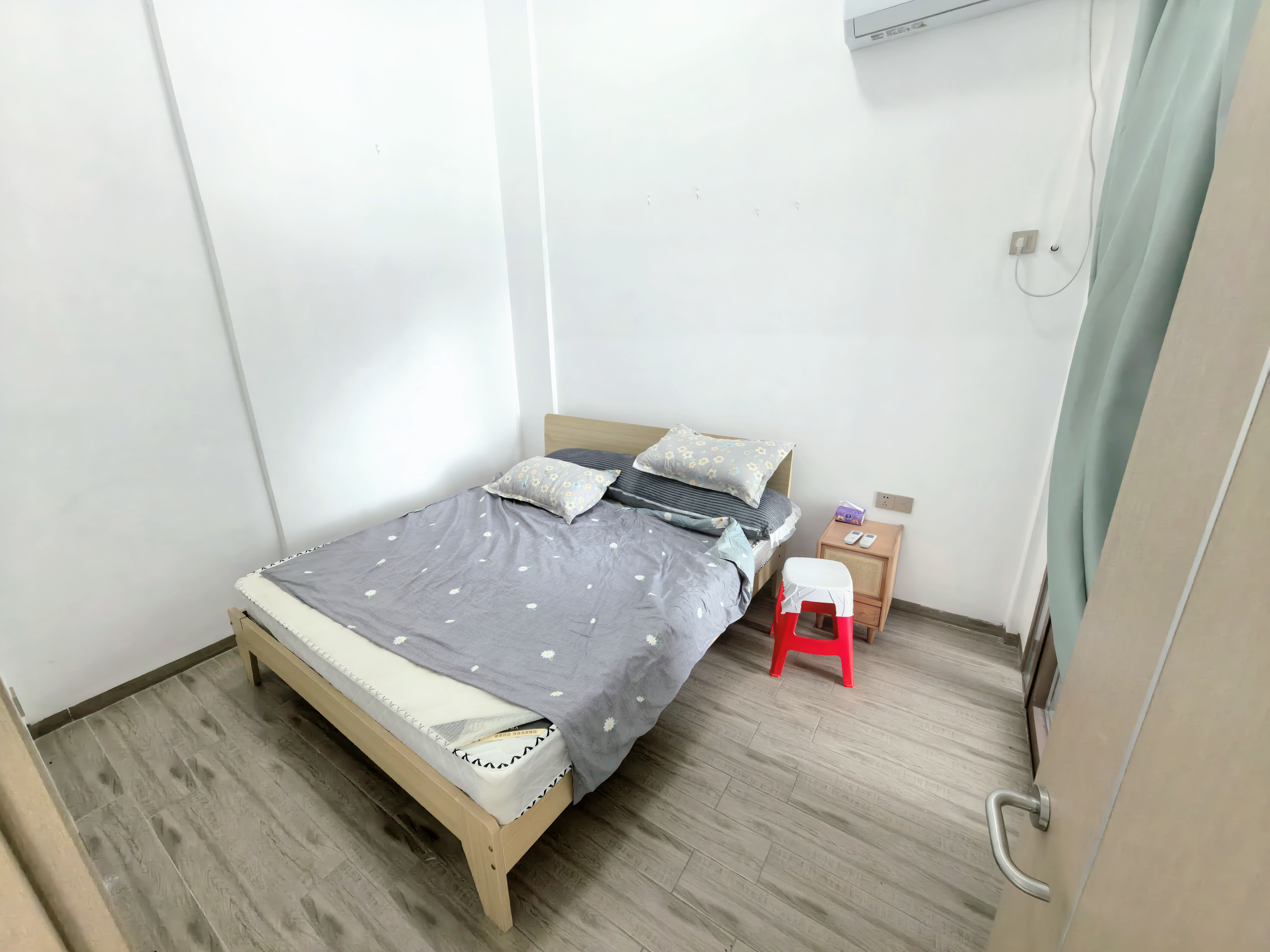 金龙城市广场二期  1室1厅1卫    2800.0元/月 金龙城市广场二期  1室1厅1卫    2800.0元/月室内图