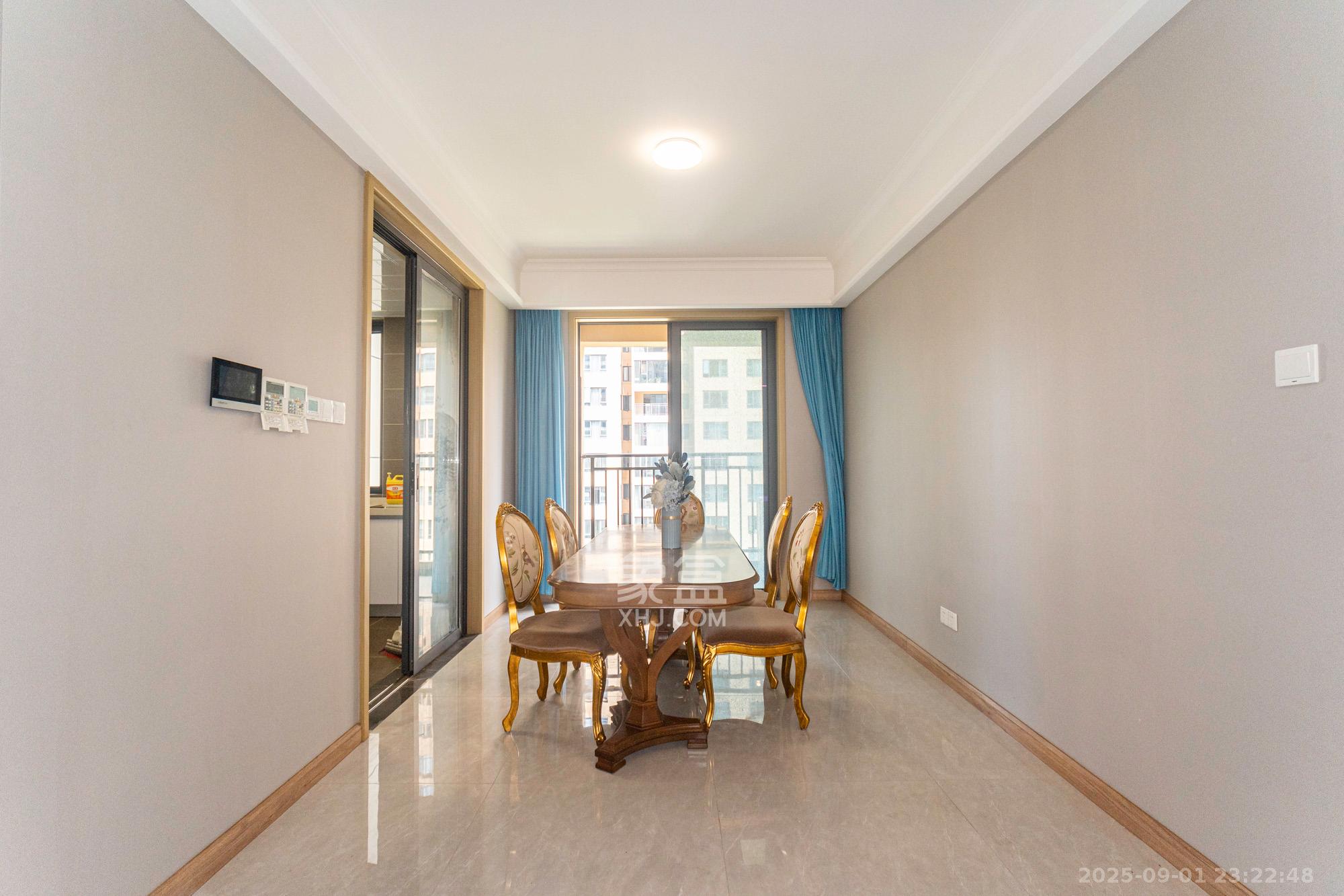 运达锦绣广场 4室2厅2卫 166.0万 运达锦绣广场 4室2厅2卫 166.0万客厅