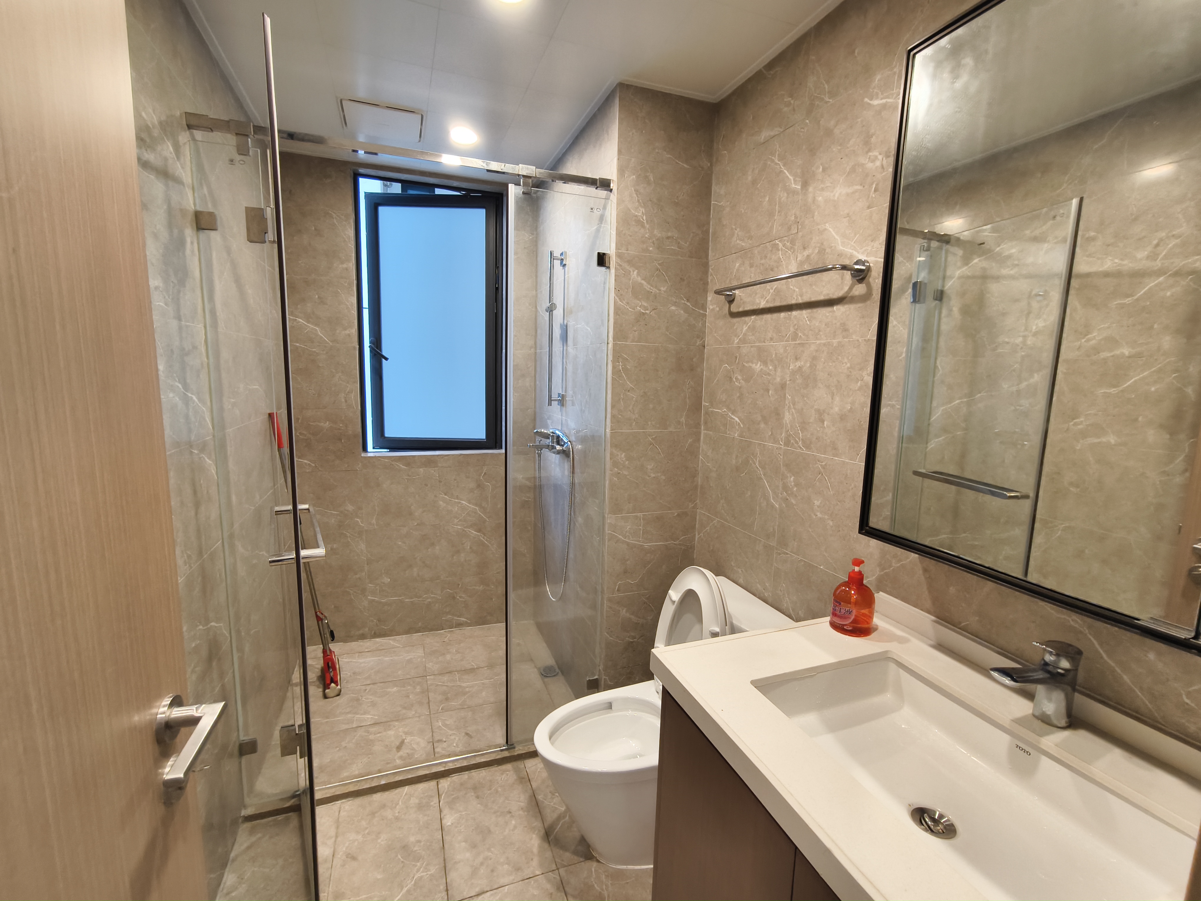 华润中心三期 4室2厅2卫 300.0万 华润中心三期 4室2厅2卫 300.0万室内图