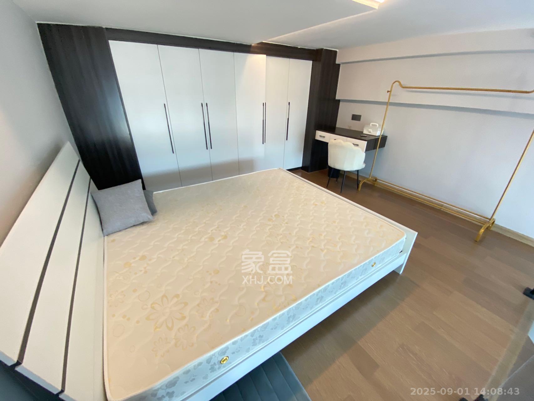 梅溪湖金茂湾  1室1厅1卫    2000.0元/月室内图