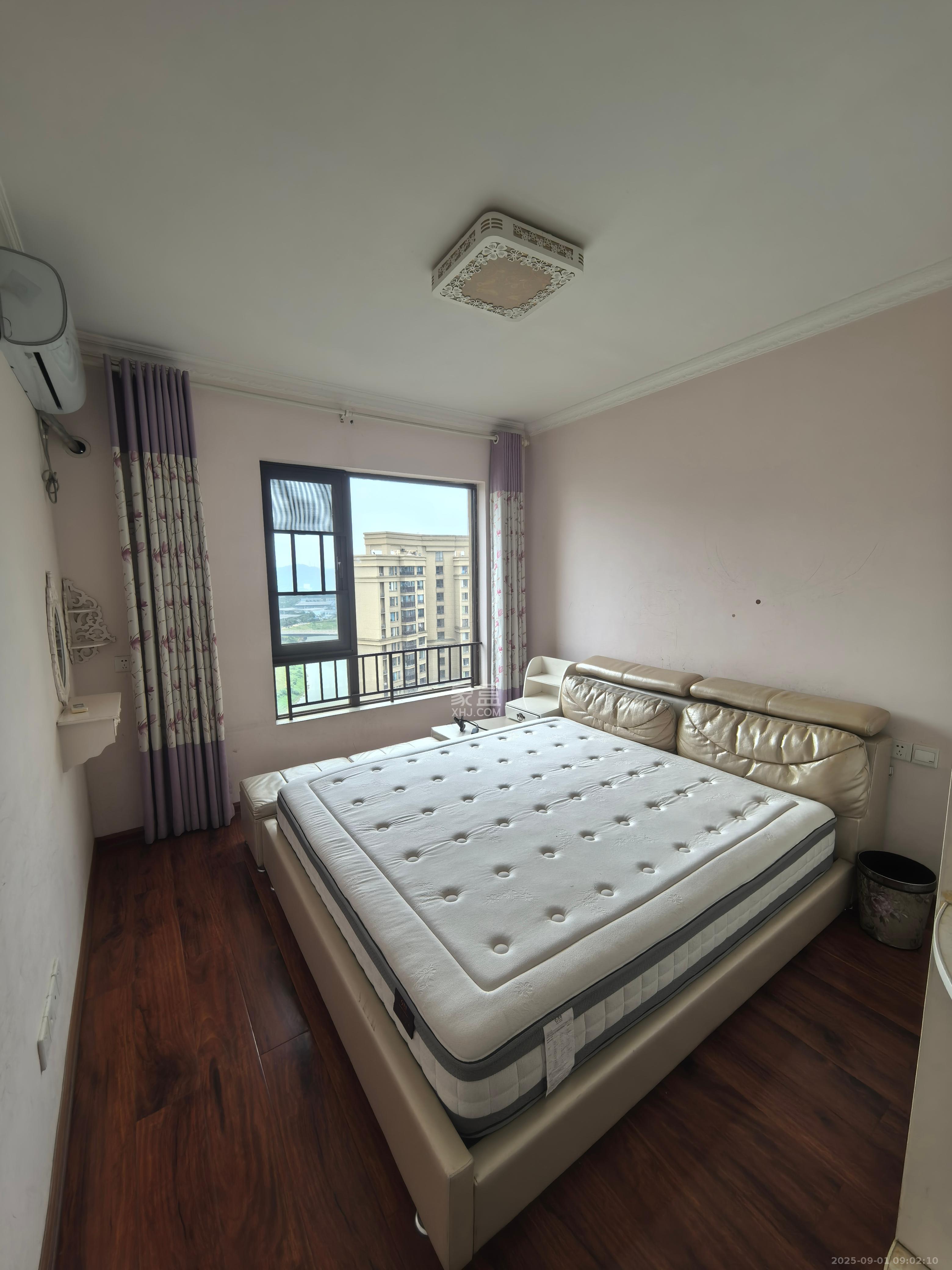 华润橡树湾 3室2厅1卫 2100.0元/月 华润橡树湾 3室2厅1卫 2100.0元/月室内图