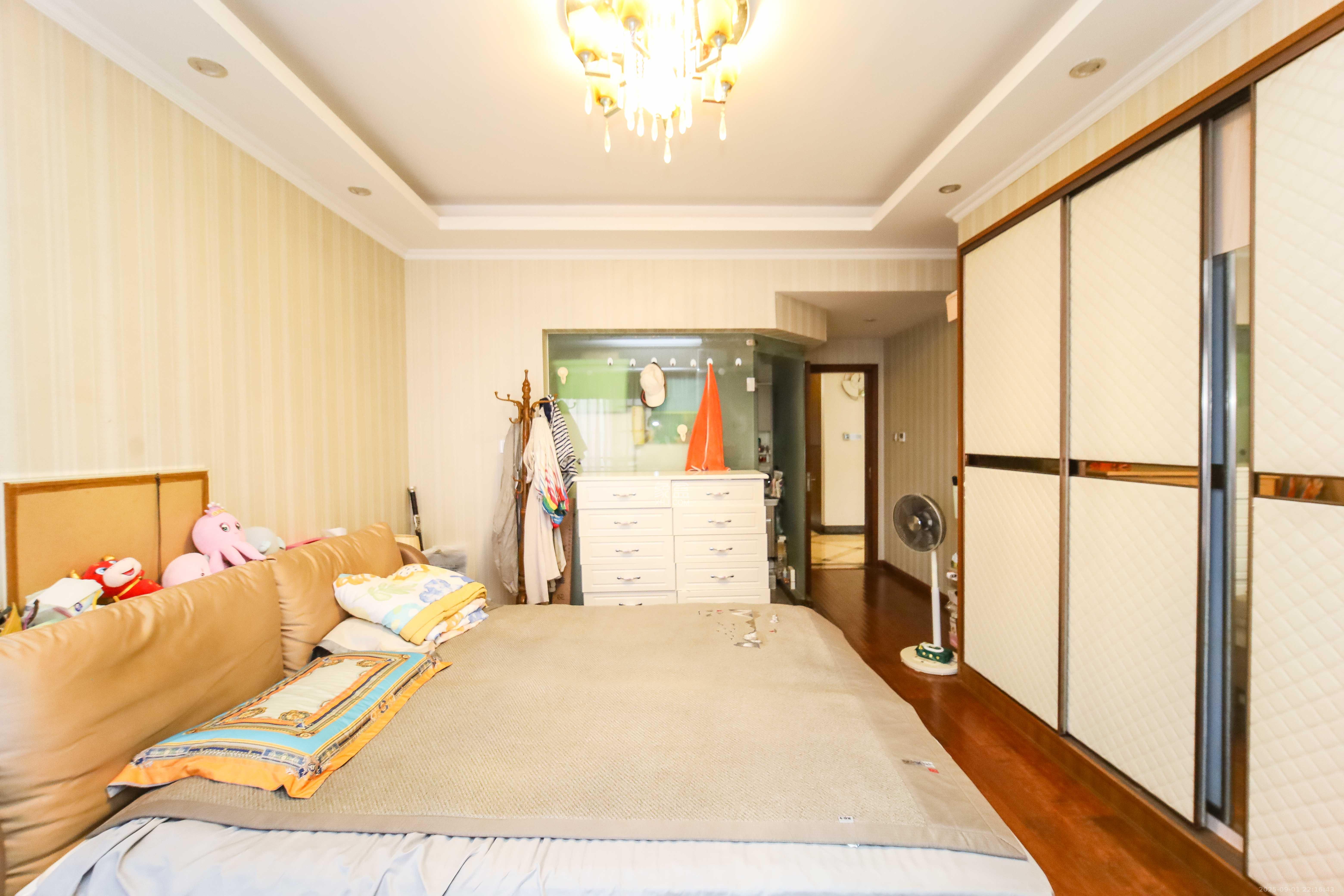 湘域熙岸  3室2厅2卫   139.00万卧室