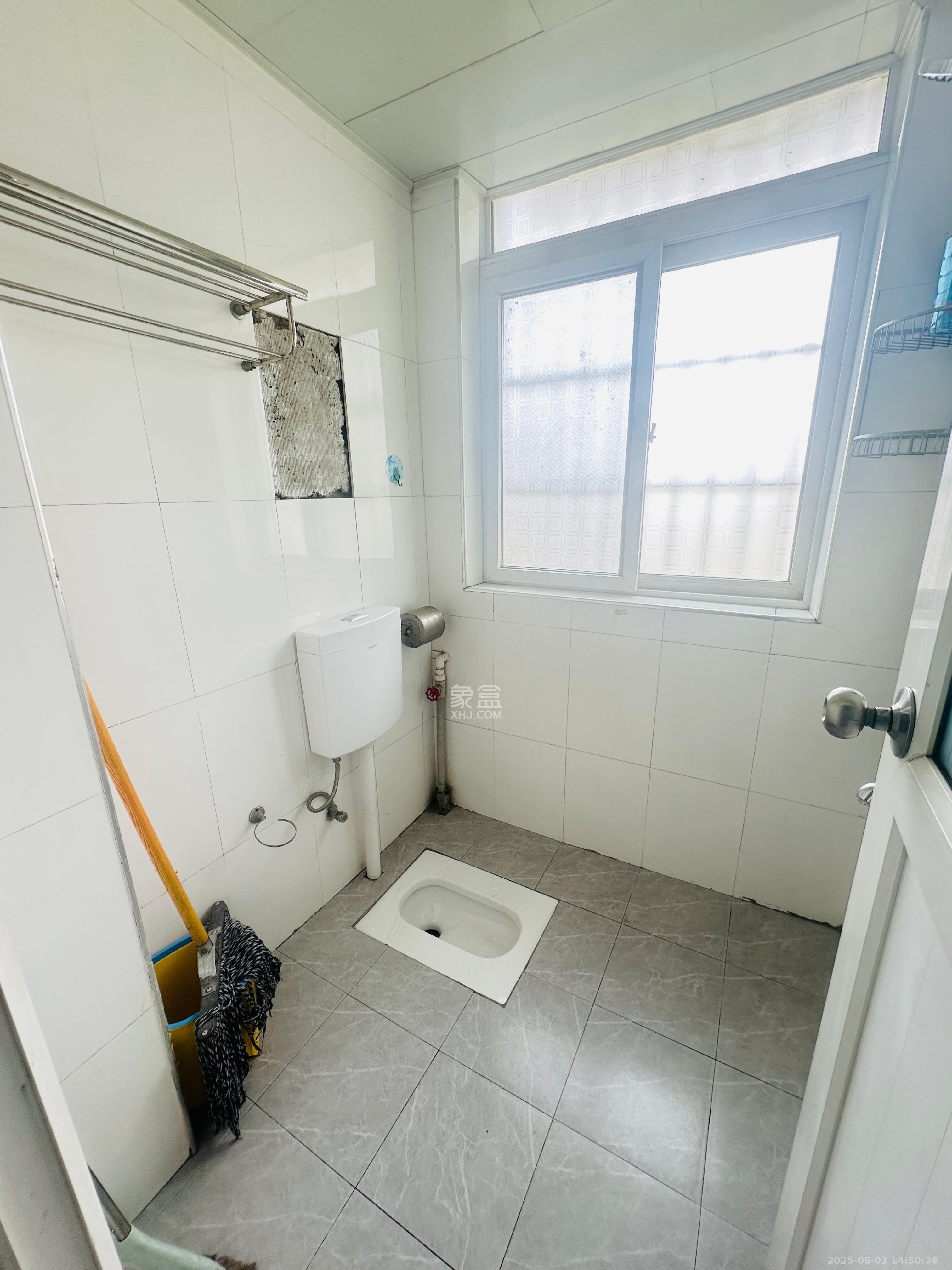 农科院宿舍丰泽小区 3室2厅2卫 1700.0元/月 农科院宿舍丰泽小区 3室2厅2卫 1700.0元/月室内图