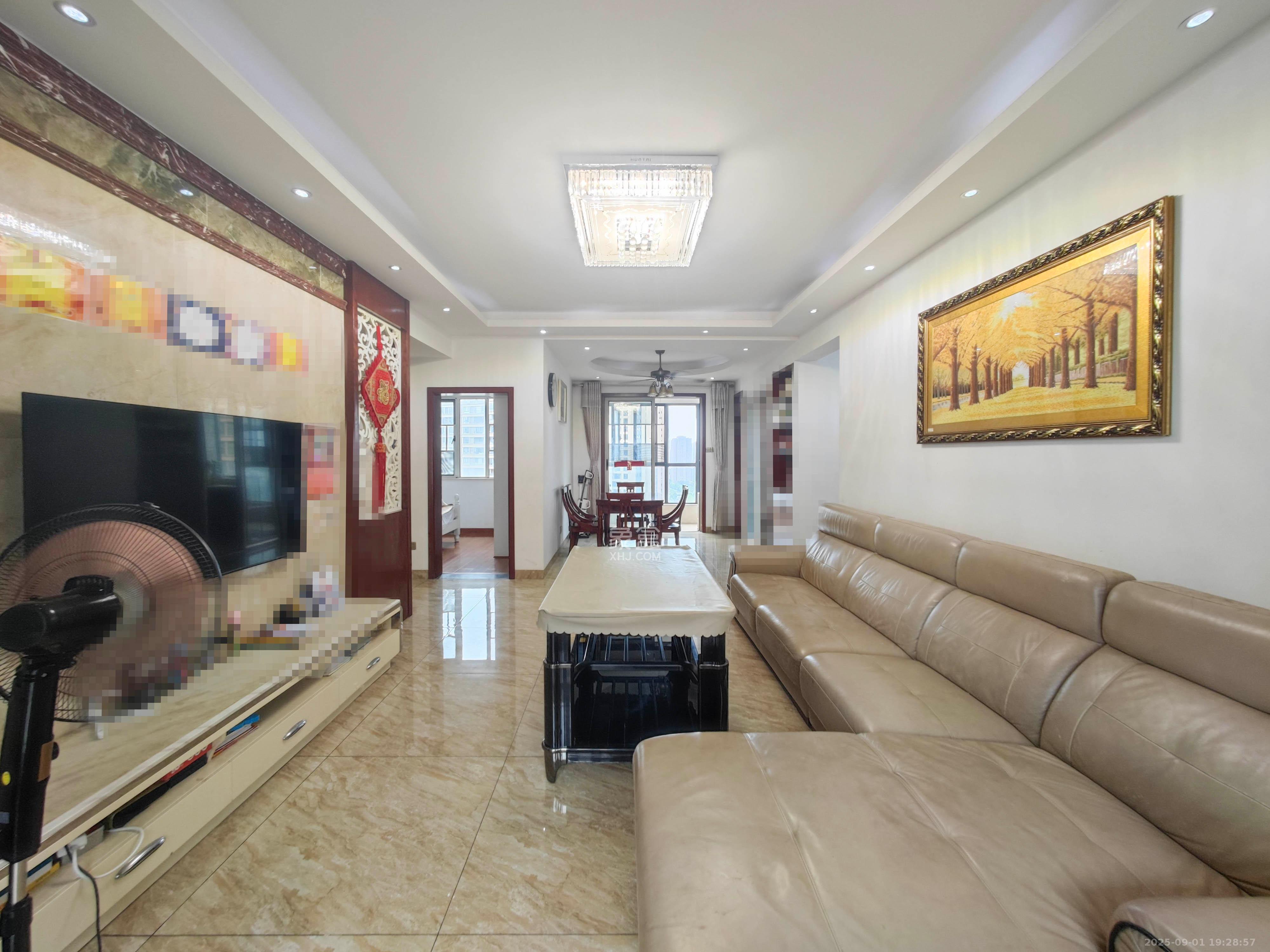 五矿万境水岸二期(五矿万境水岸和苑) 3室2厅1卫 139.8万 五矿万境水岸二期(五矿万境水岸和苑) 3室2厅1卫 139.8万客厅