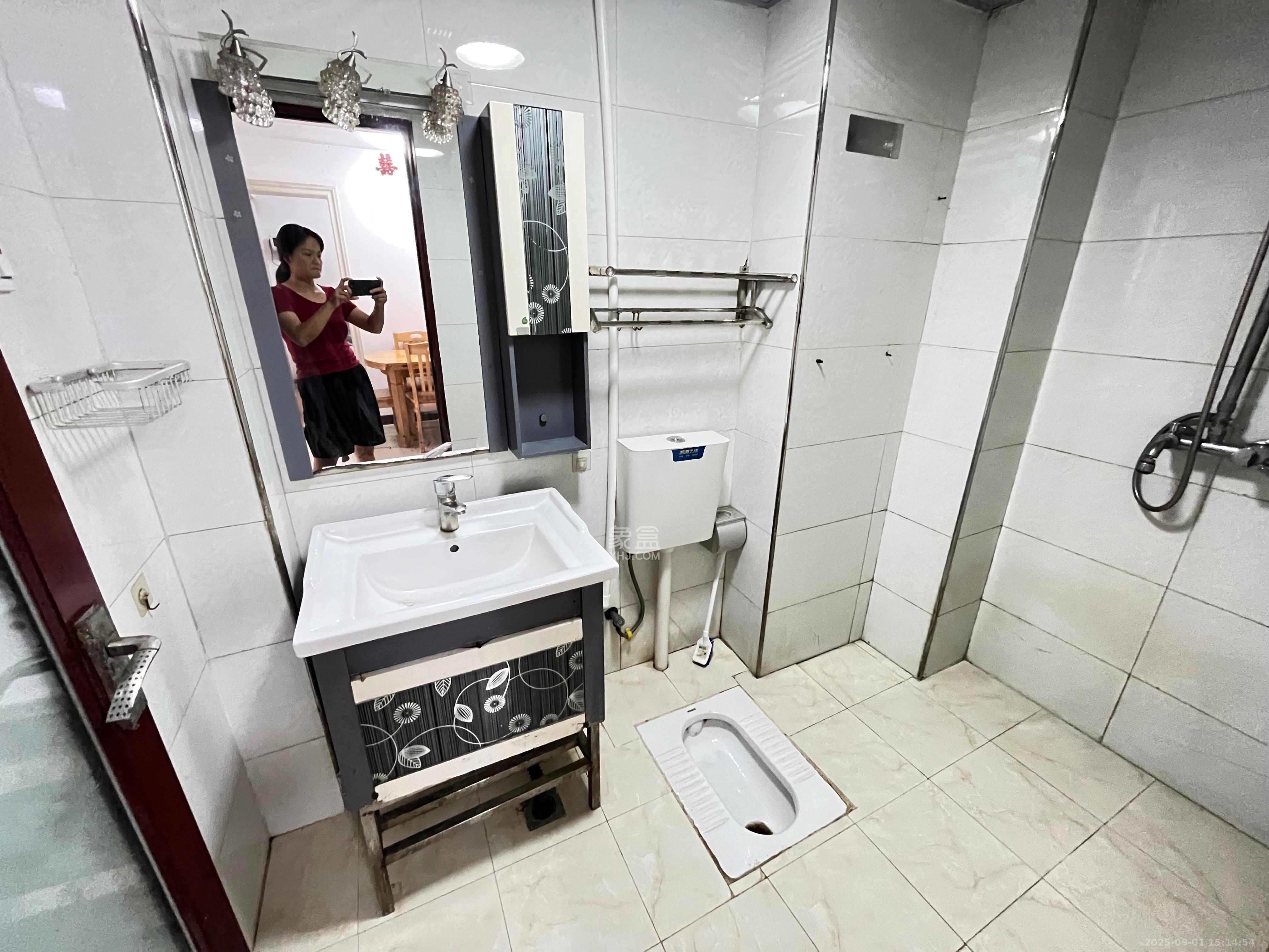 昆仑和府  2室2厅1卫    1200.0元/月 昆仑和府  2室2厅1卫    1200.0元/月室内图