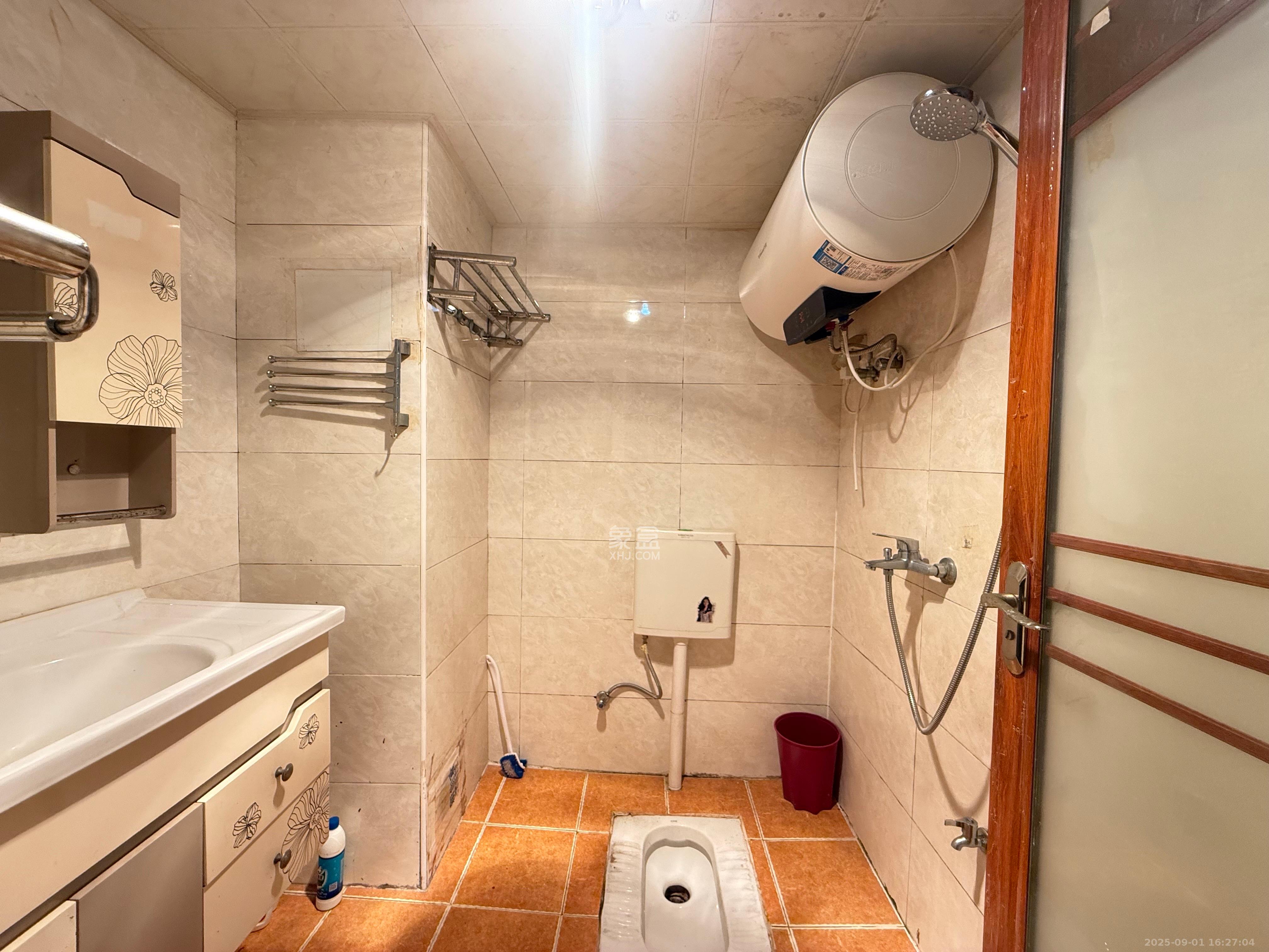 伍家岭生活广场  1室0厅1卫    1500.0元/月室内图