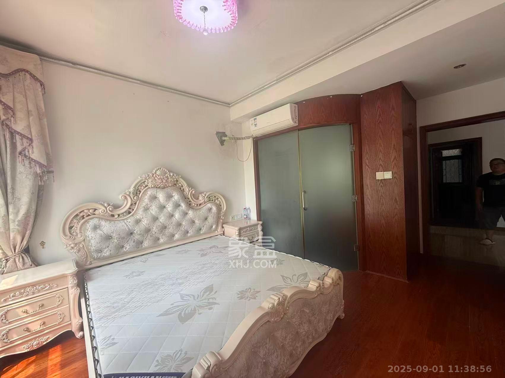 藏珑湖上国际花园 3室2厅2卫 2700.0元/月 藏珑湖上国际花园 3室2厅2卫 2700.0元/月室内图