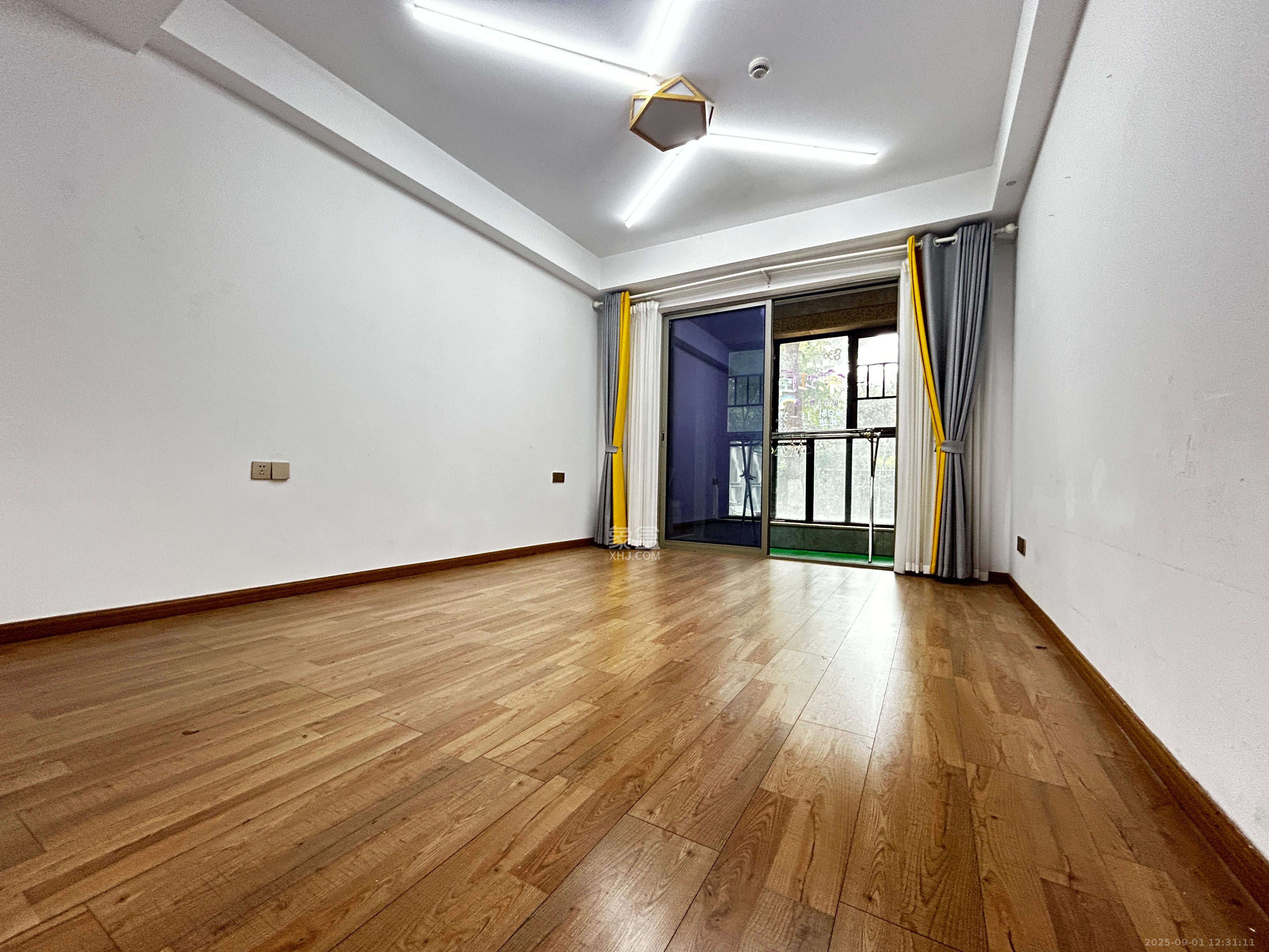 梅溪湖金茂府(金茂广场)(金茂览秀城)  6室2厅2卫    6200.0元/月 梅溪湖金茂府(金茂广场)(金茂览秀城)  6室2厅2卫    6200.0元/月室内图