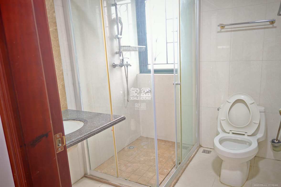 恒大华府  3室2厅1卫    2500.0元/月 恒大华府  3室2厅1卫    2500.0元/月室内图