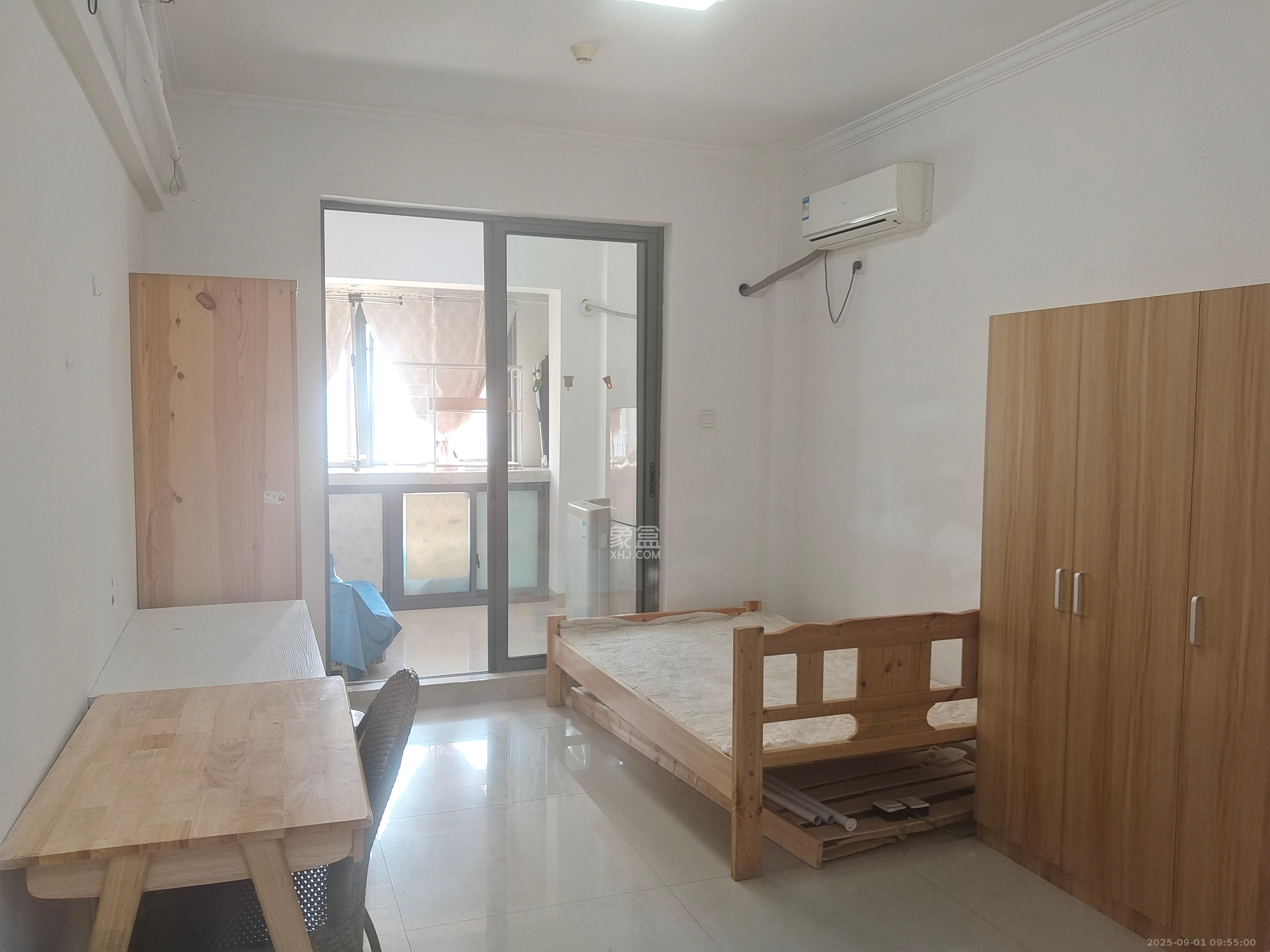 鑫远熙山 1室1厅1卫 1300.0元/月 鑫远熙山 1室1厅1卫 1300.0元/月室内图