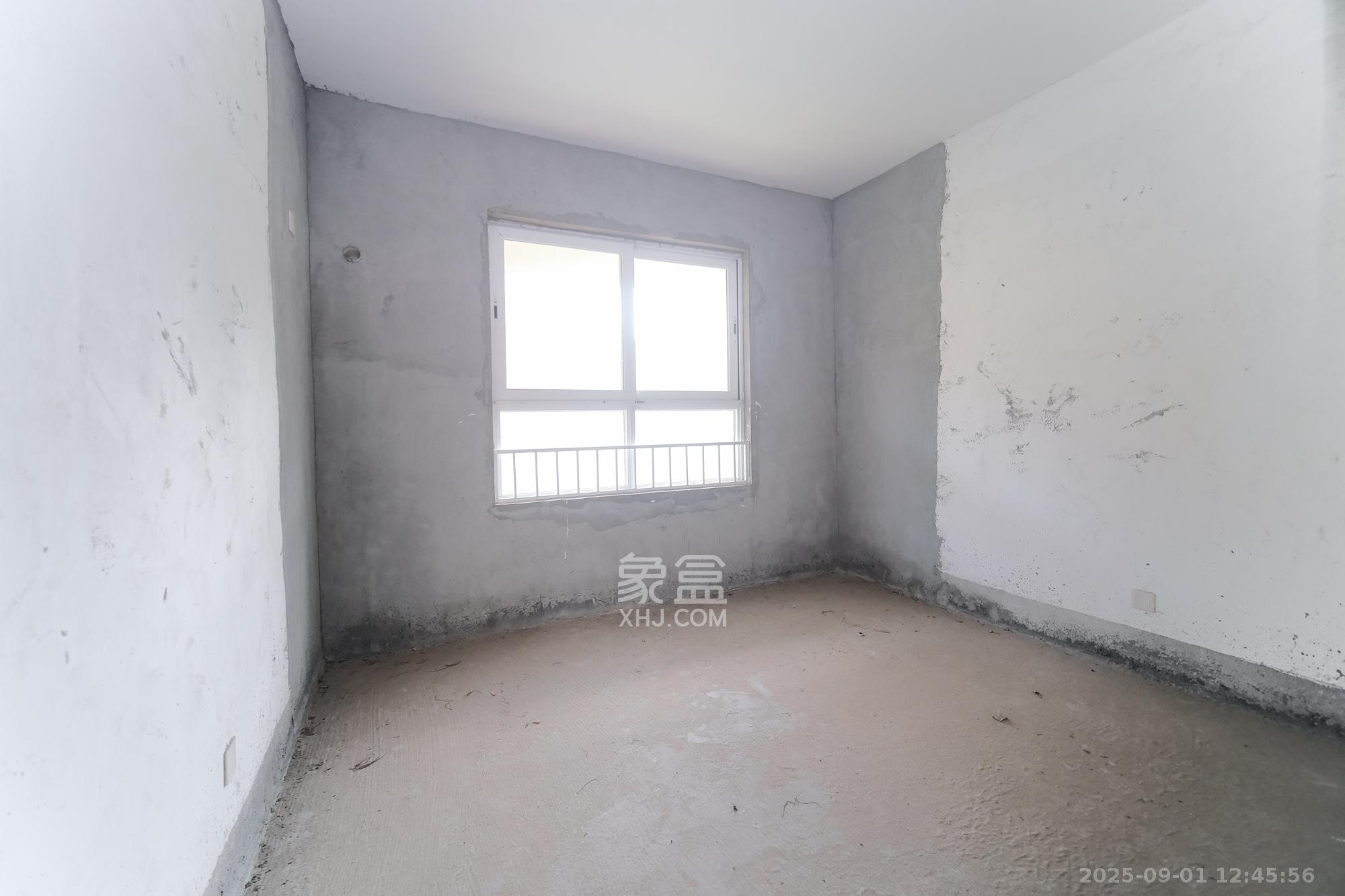 山水湾  6室3厅3卫    438.0万 山水湾  6室3厅3卫    438.0万卧室