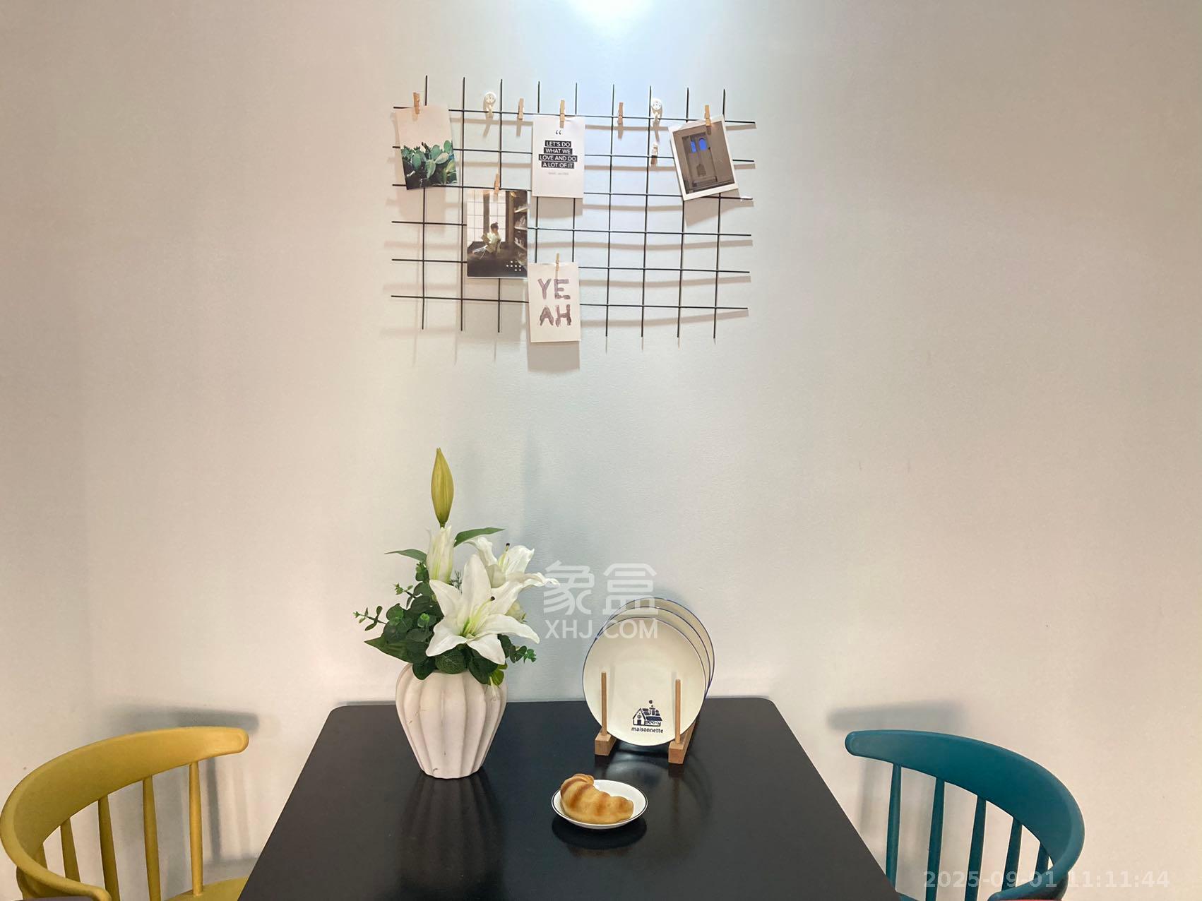 第六都（陆都小区）  2室2厅1卫    3200.0元/月室内图