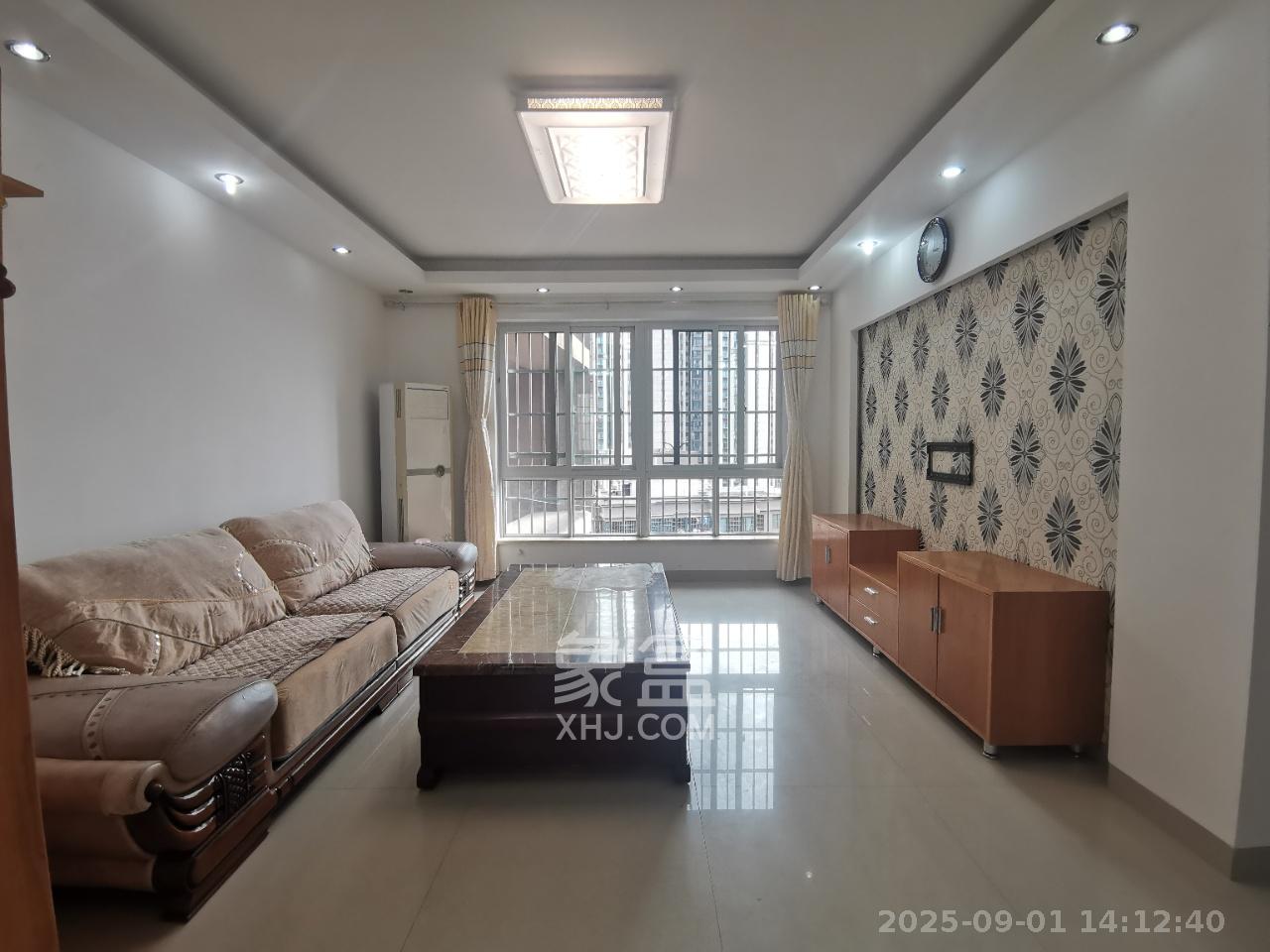 筑梦佳园 4室2厅2卫 2000.0元/月 筑梦佳园 4室2厅2卫 2000.0元/月室内图