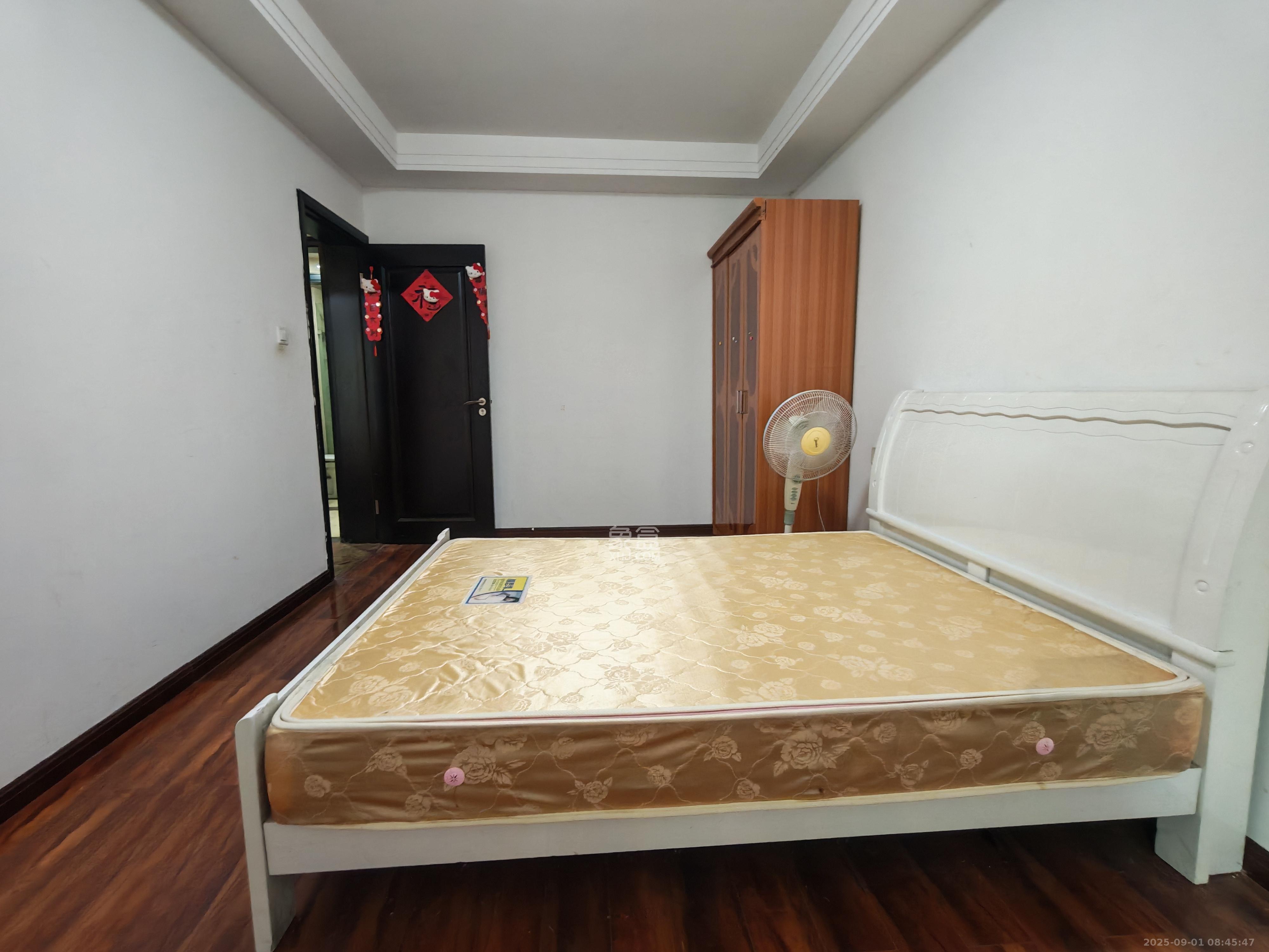 绿地中央广场  3室2厅1卫   2500.00元/月室内图