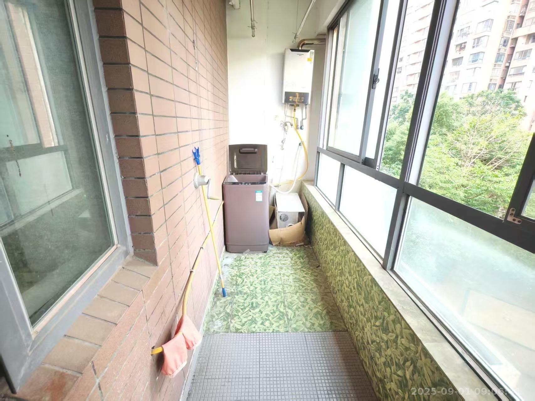 鑫远湘府华城  3室2厅1卫    1800.0元/月室内图