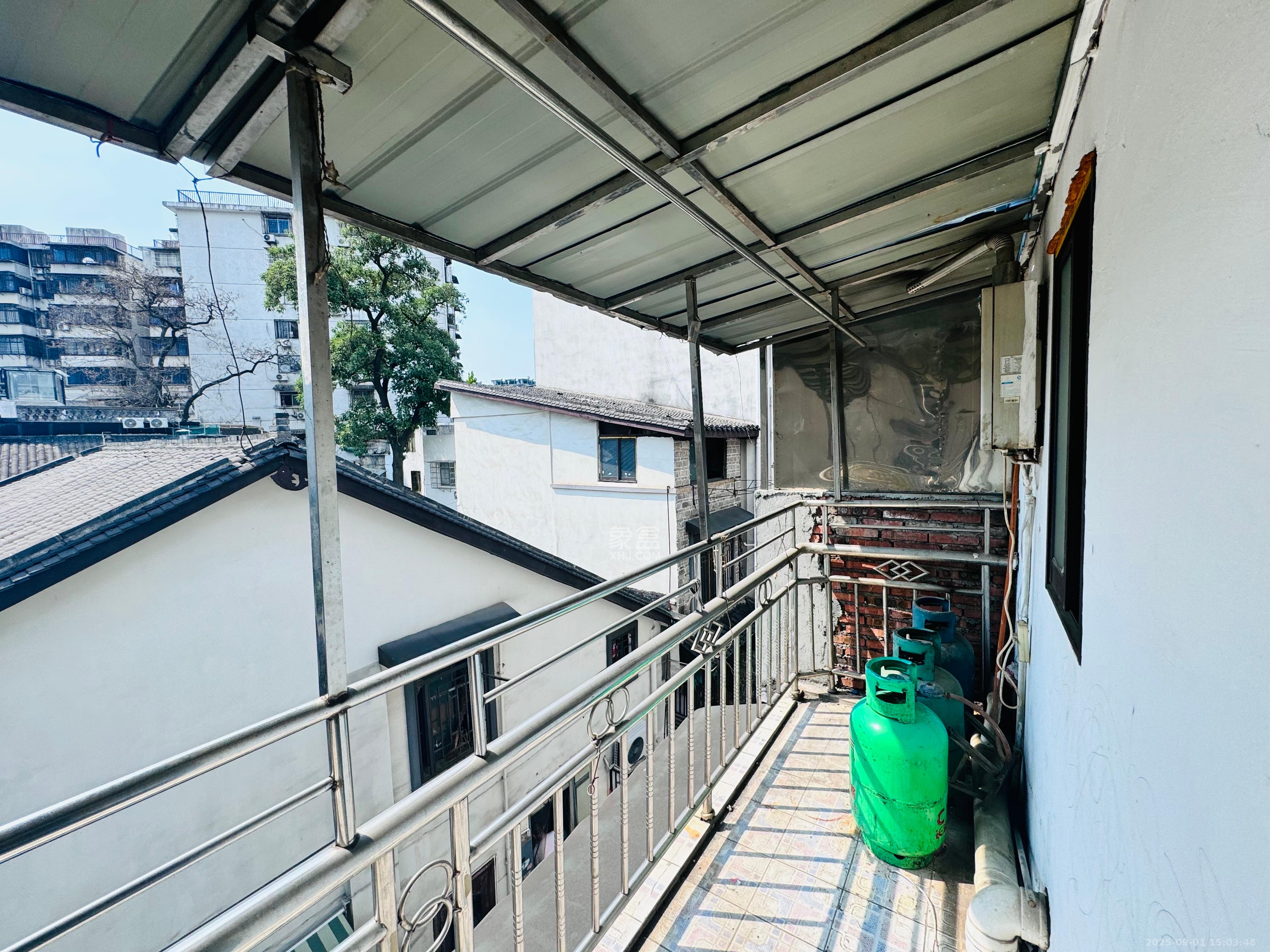 西文庙坪散盘 1室0厅0卫 4500.0元/月 西文庙坪散盘 1室0厅0卫 4500.0元/月室内图