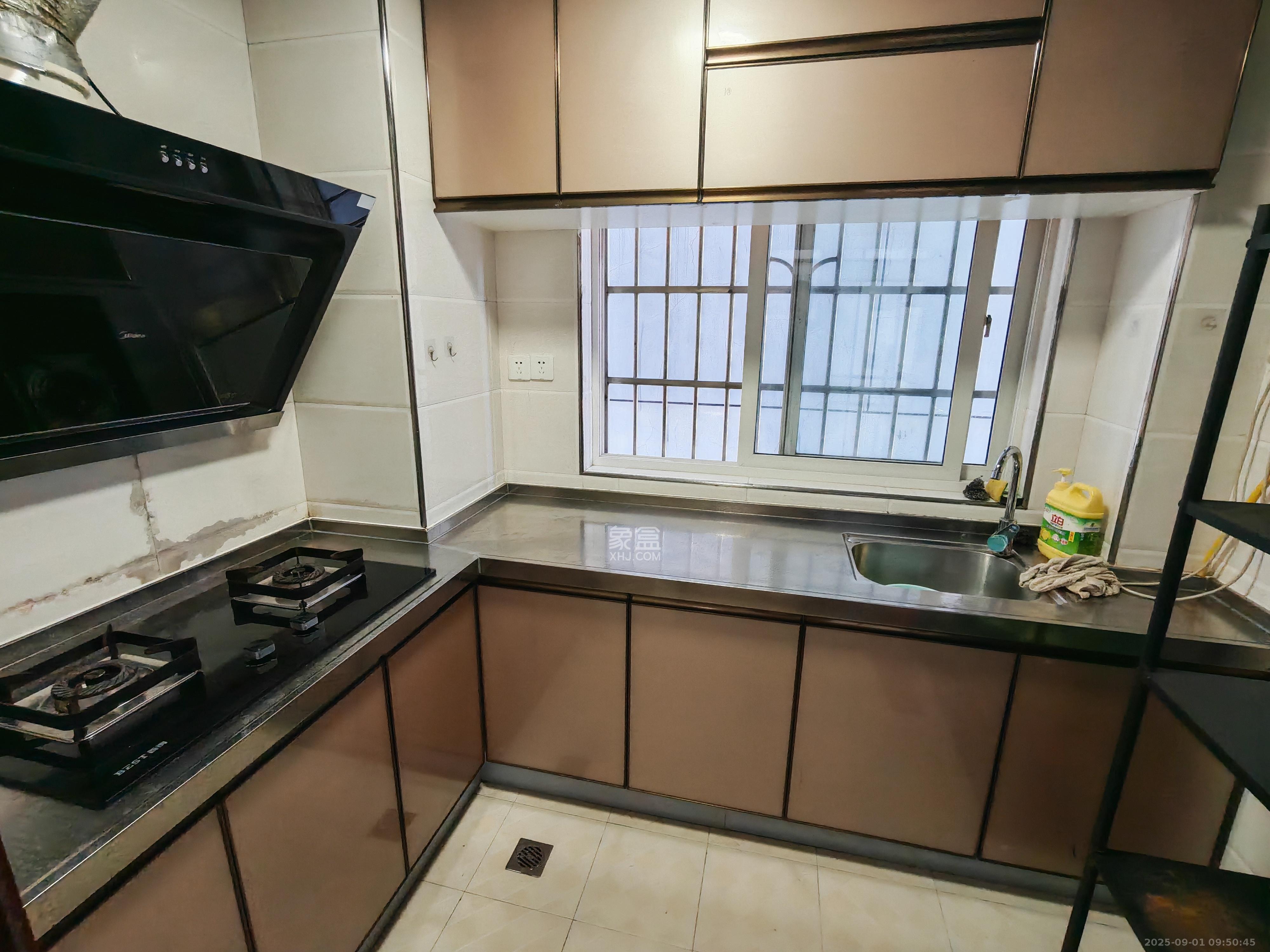 警苑星城  2室2厅1卫    1800.0元/月室内图