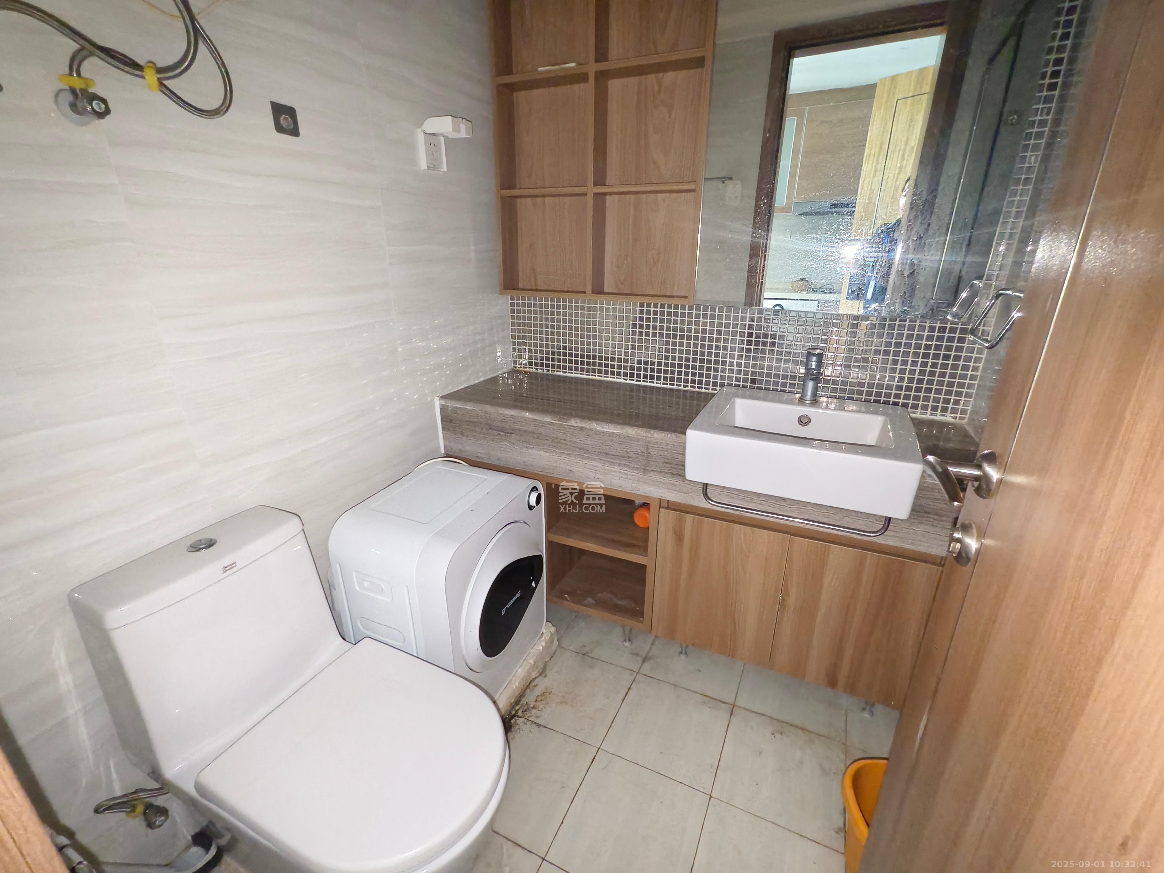 恒大翡翠华庭 1室1厅1卫 1500.0元/月 恒大翡翠华庭 1室1厅1卫 1500.0元/月室内图