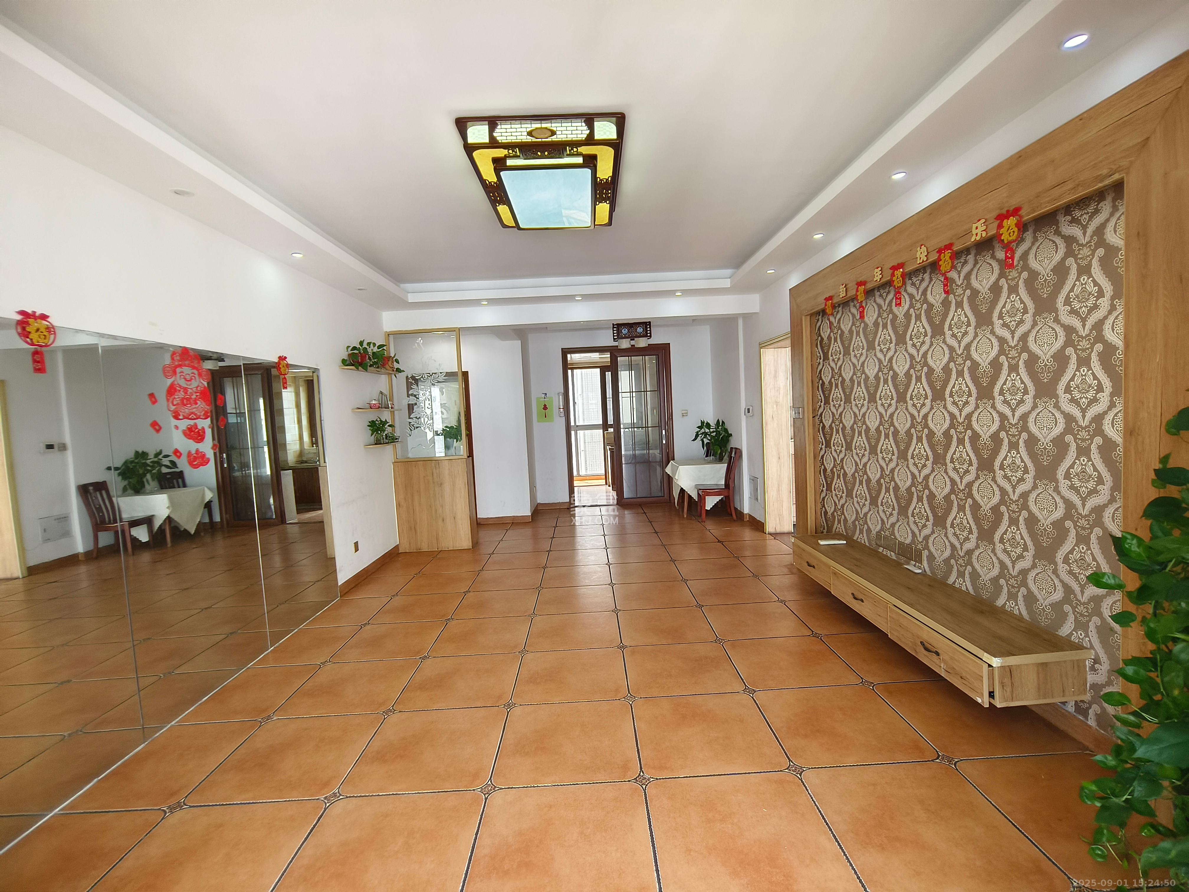 金麓国际 3室2厅2卫 3500.0元/月 金麓国际 3室2厅2卫 3500.0元/月室内图