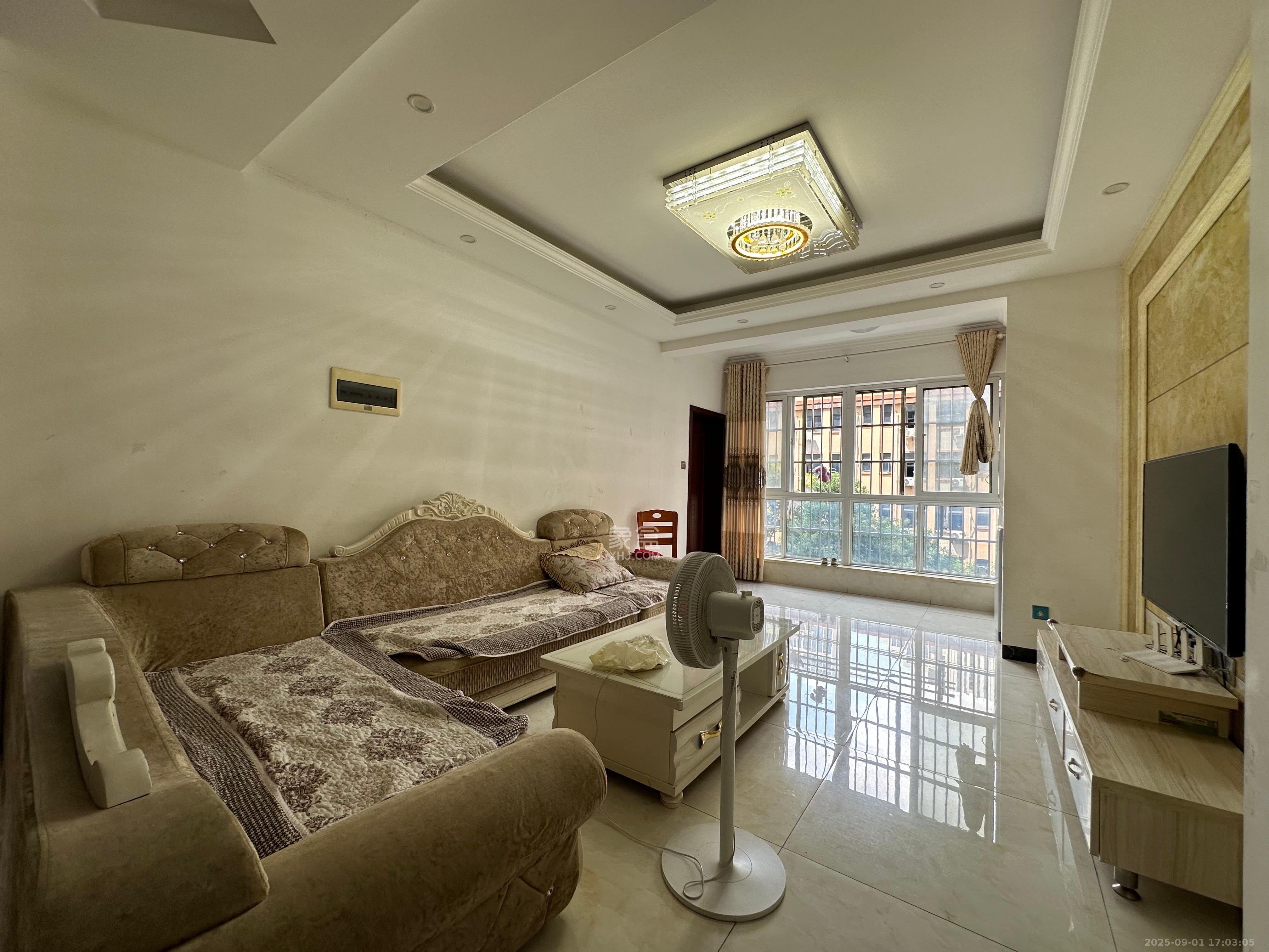 楚天世纪城西苑  2室2厅1卫    1800.0元/月 楚天世纪城西苑  2室2厅1卫    1800.0元/月室内图