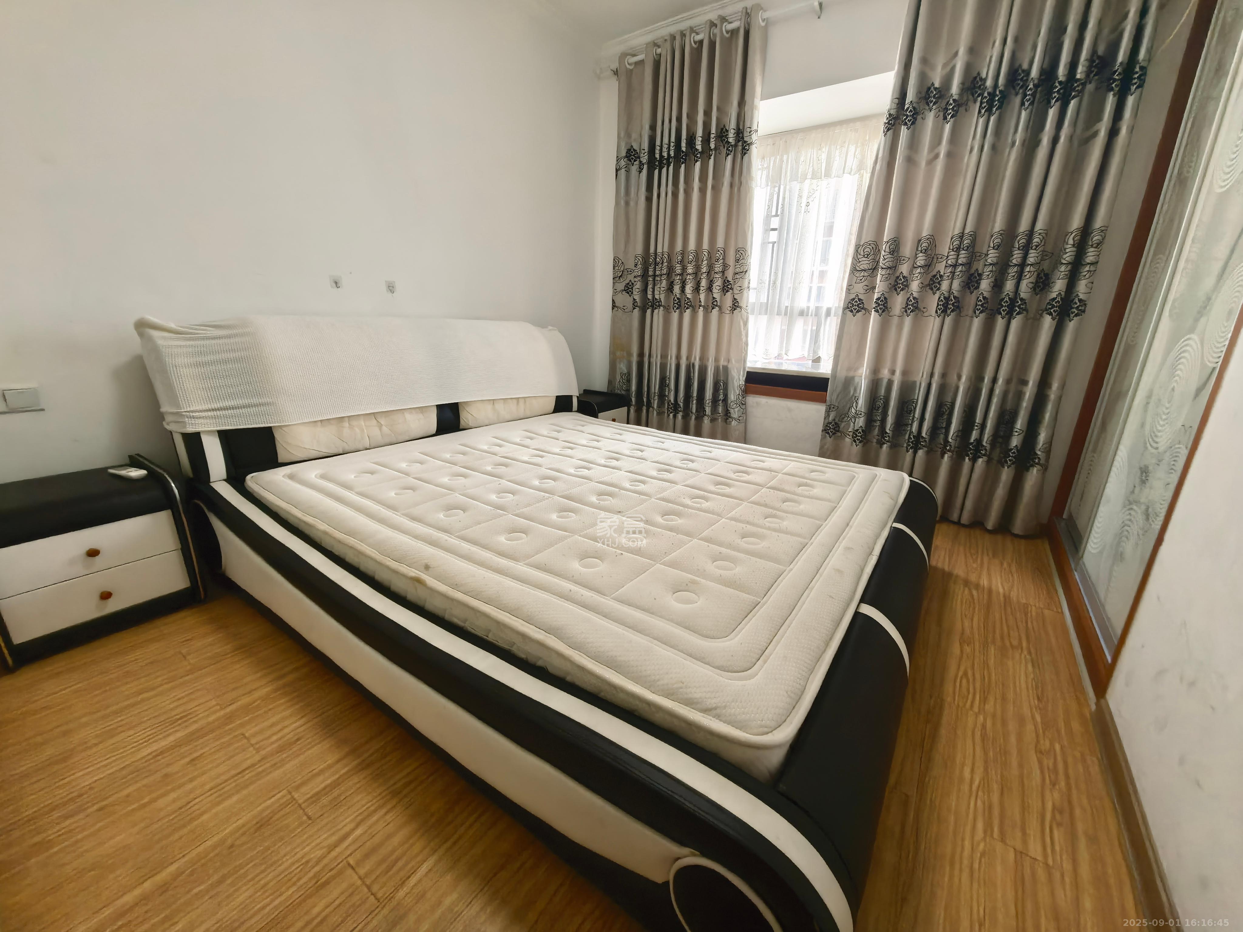 德庆水韵山城  1室2厅1卫    1800.0元/月室内图