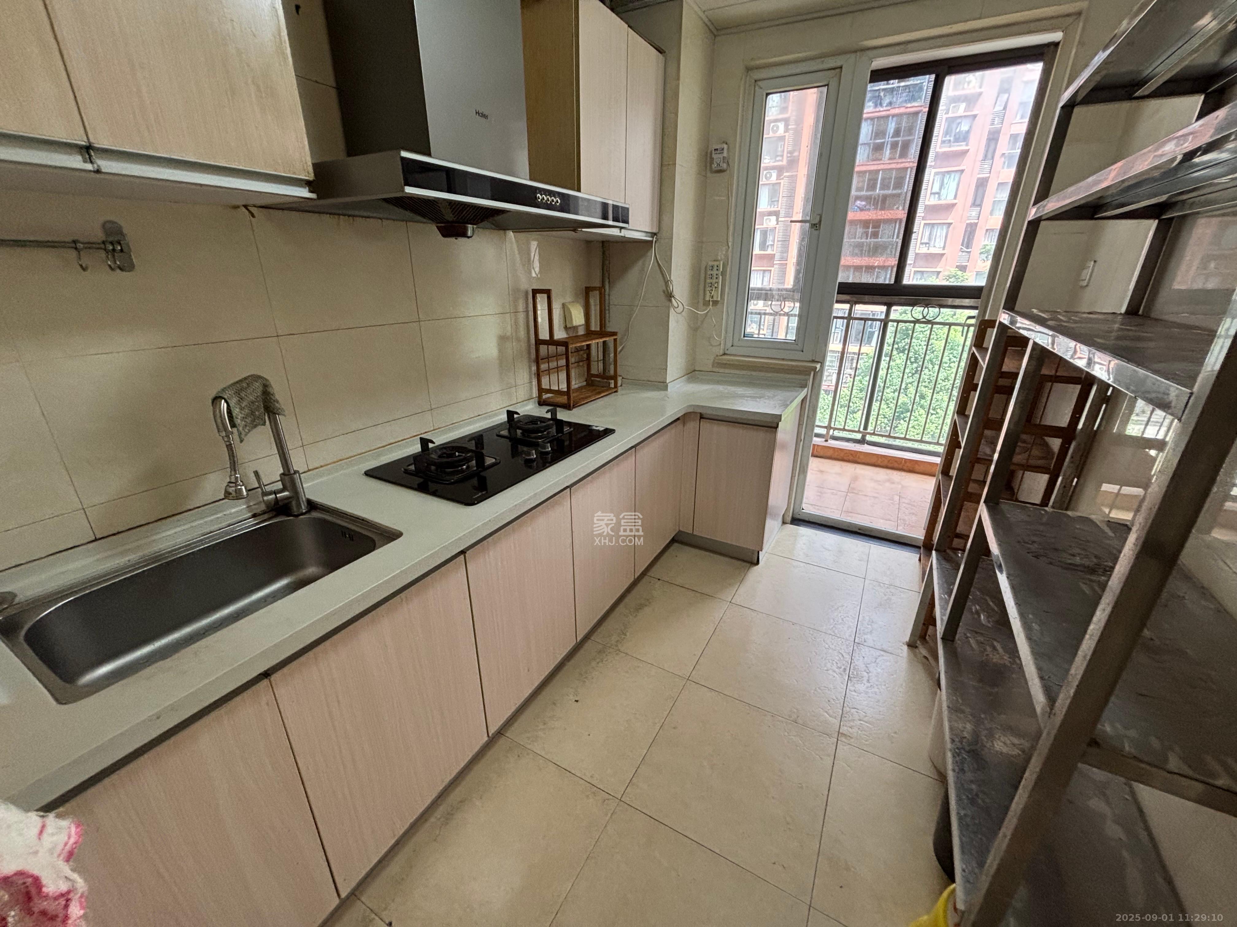 联美品格 3室2厅2卫 2100.0元/月 联美品格 3室2厅2卫 2100.0元/月室内图