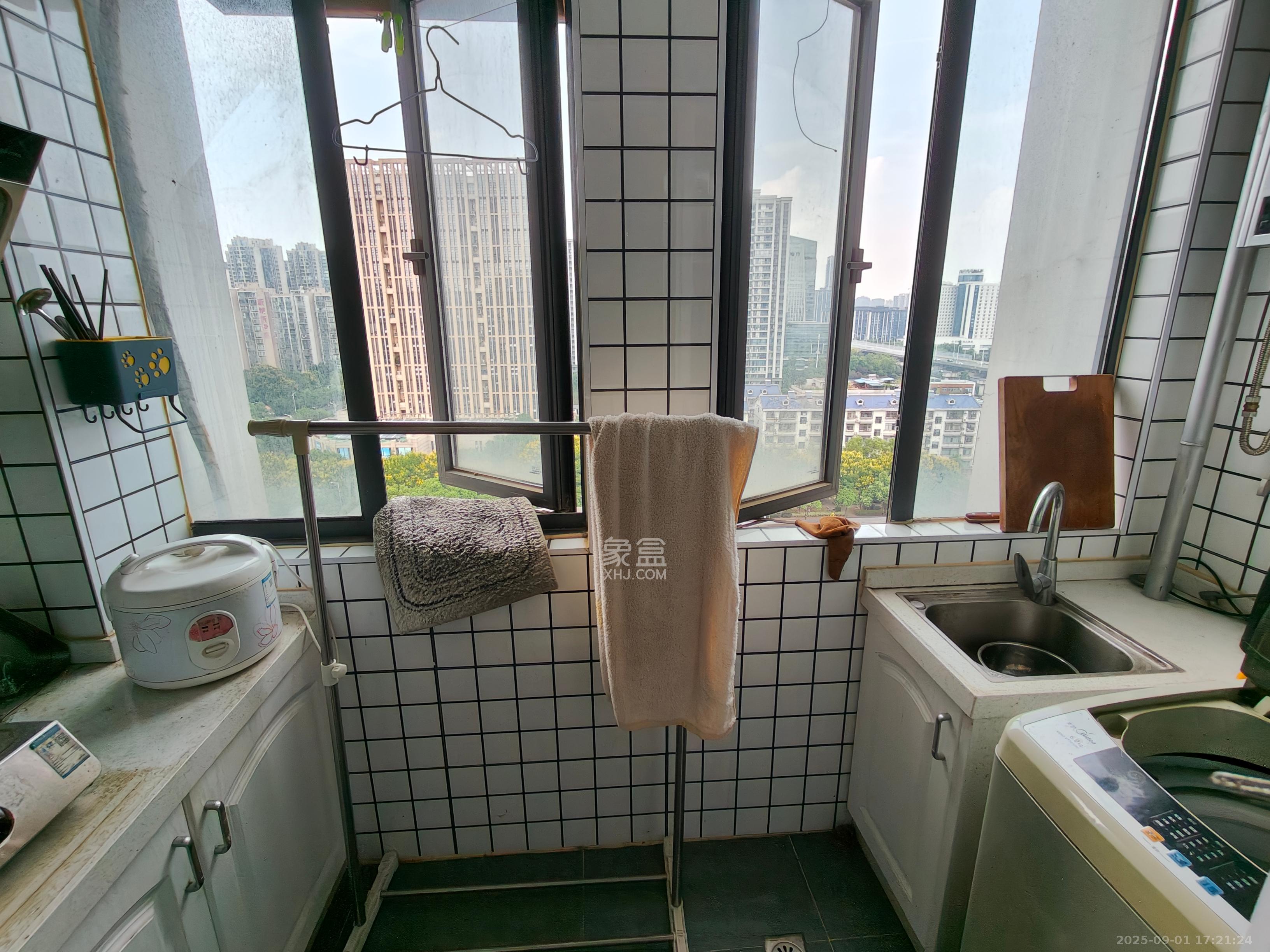 欧亚达国际广场  1室0厅1卫    1400.0元/月 欧亚达国际广场  1室0厅1卫    1400.0元/月室内图