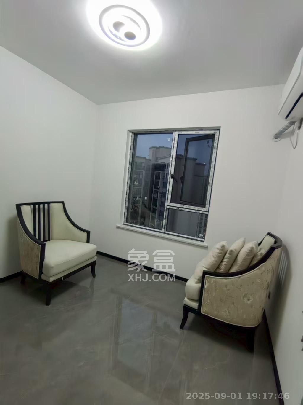 卓越蔚蓝海岸三期 4室2厅2卫 4500.0元/月 卓越蔚蓝海岸三期 4室2厅2卫 4500.0元/月室内图