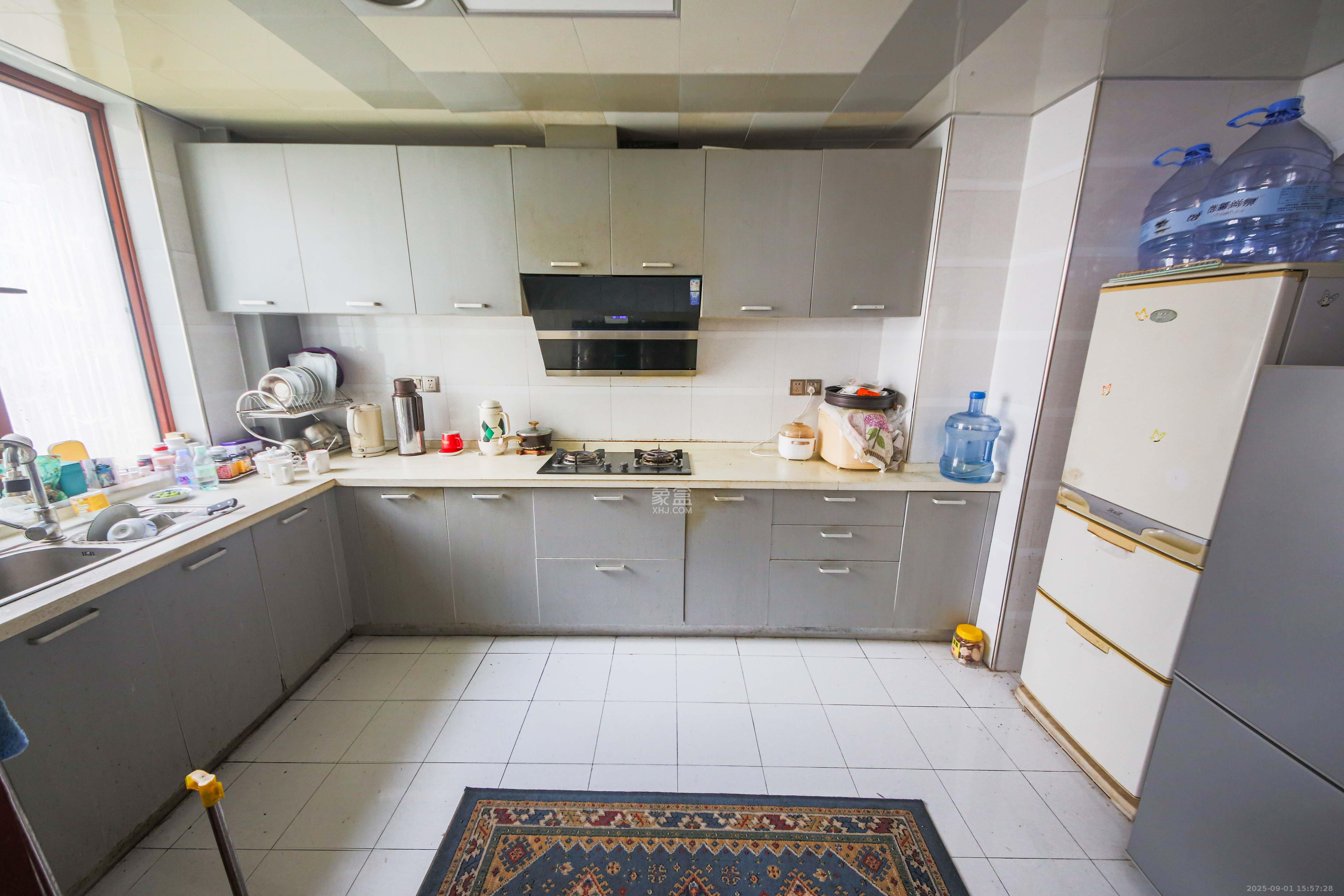 银杏嘉园 5室2厅2卫 233.8万 银杏嘉园 5室2厅2卫 233.8万厨房