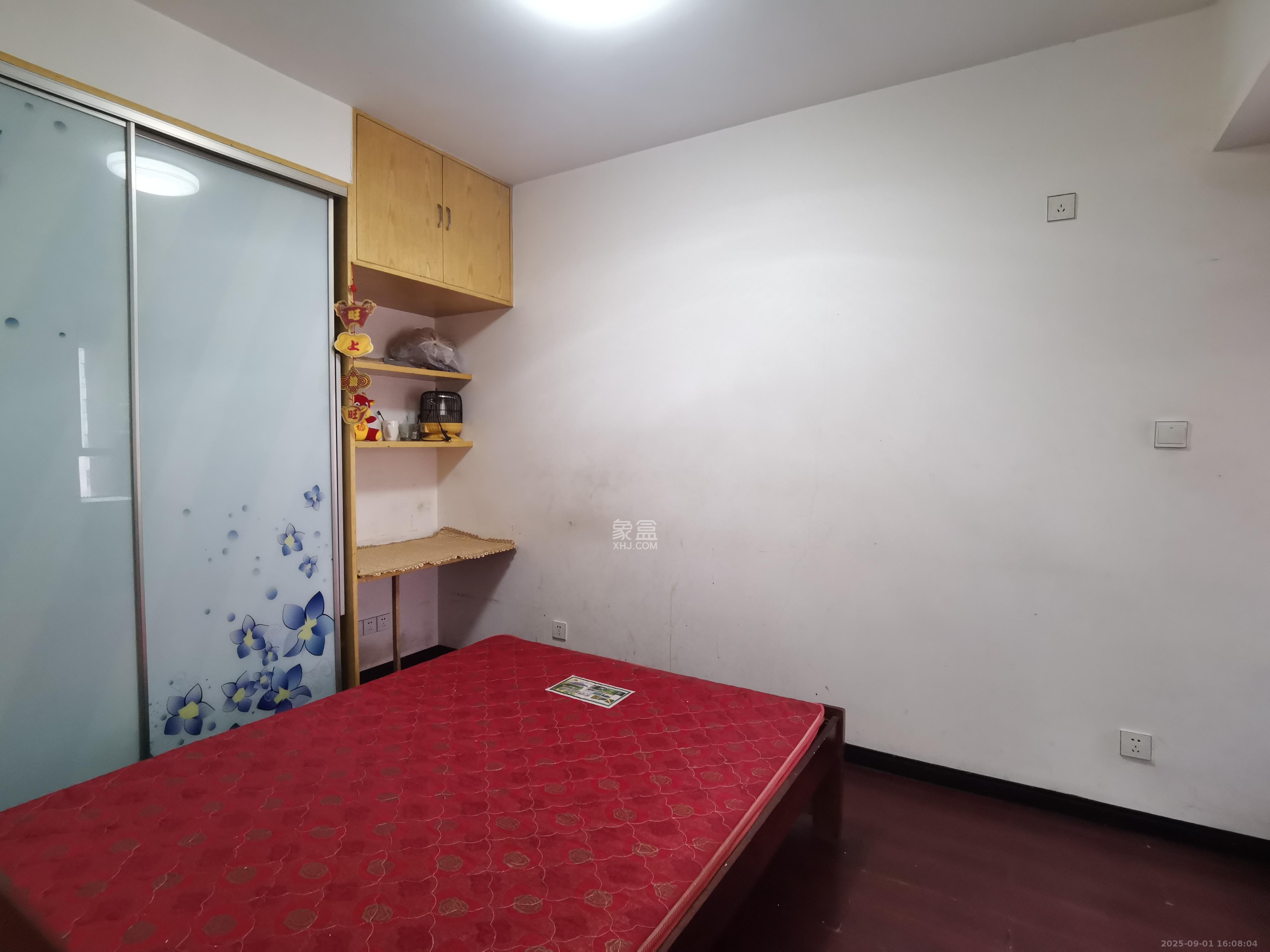 三一街区  3室2厅1卫    1800.0元/月室内图