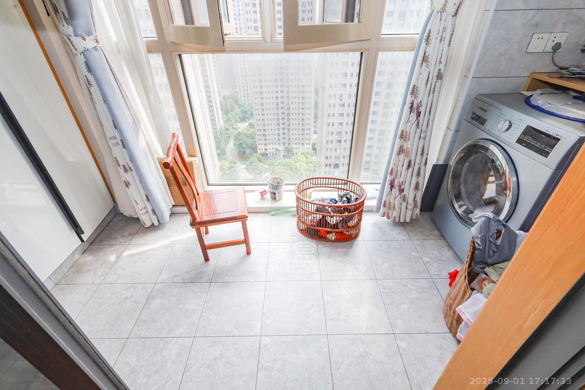 八方小区C区  3室2厅2卫    338.0万其他