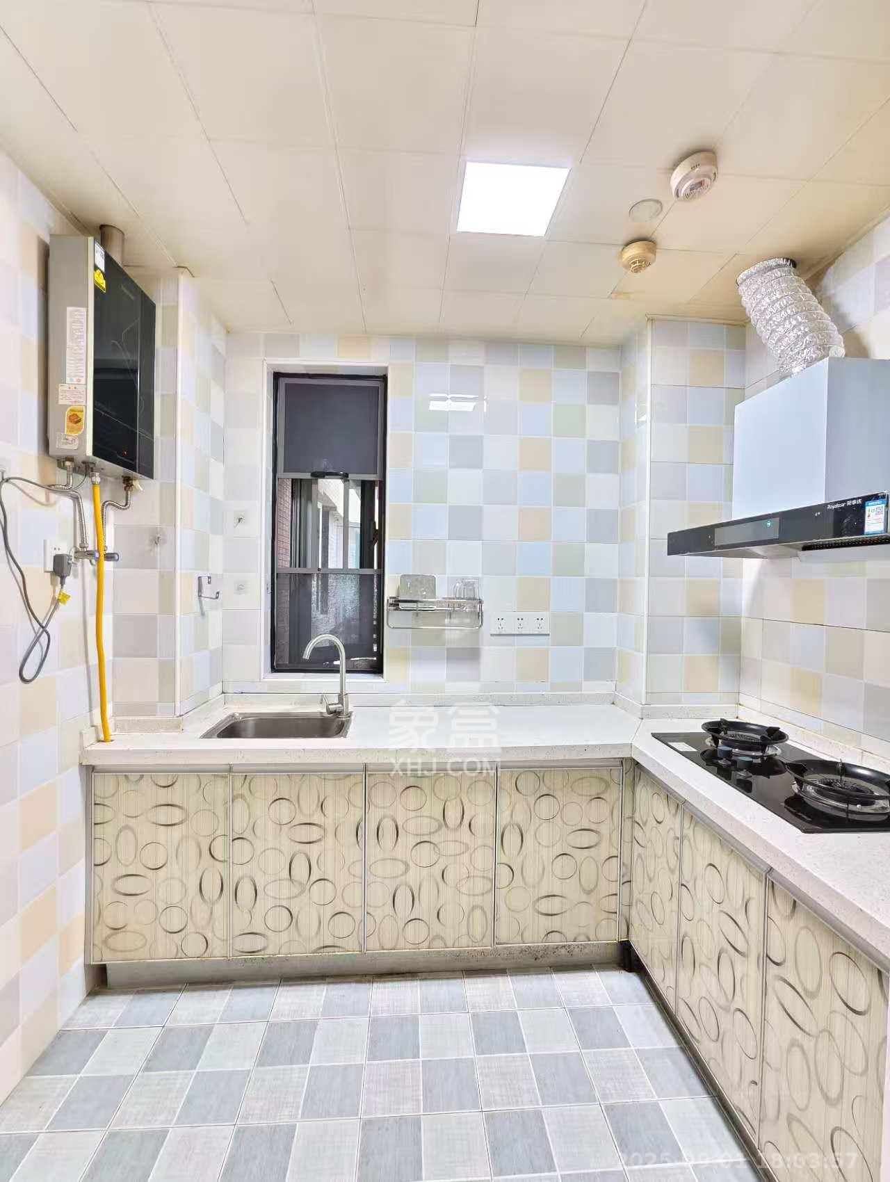 保利天禧D区  3室2厅1卫   3400.00元/月室内图
