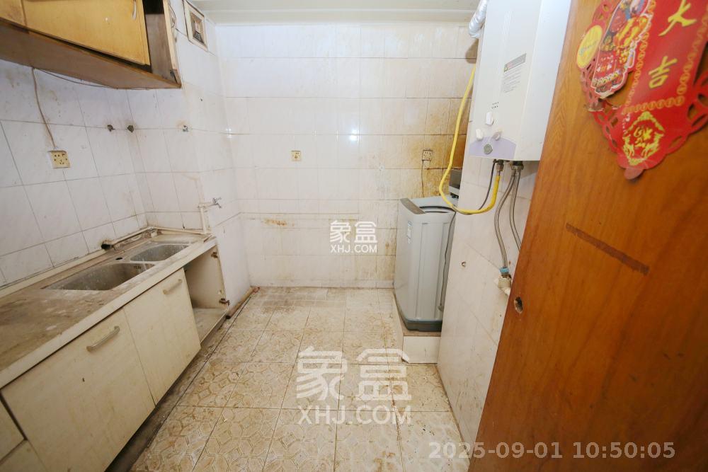 燕山街社区 3室1厅2卫 2400.0元/月 燕山街社区 3室1厅2卫 2400.0元/月室内图