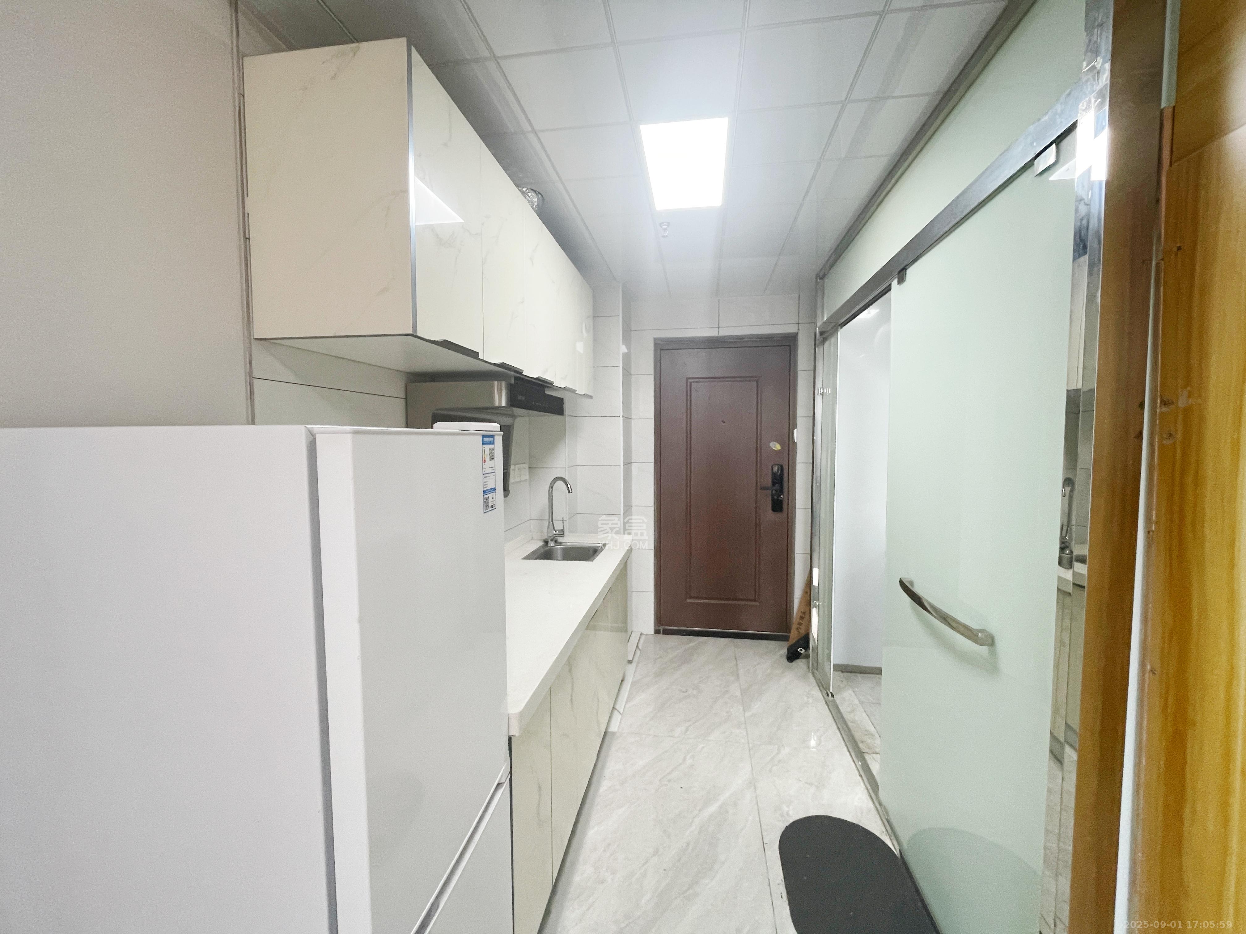 保利香槟国际 1室1厅1卫 1000.0元/月 保利香槟国际 1室1厅1卫 1000.0元/月室内图