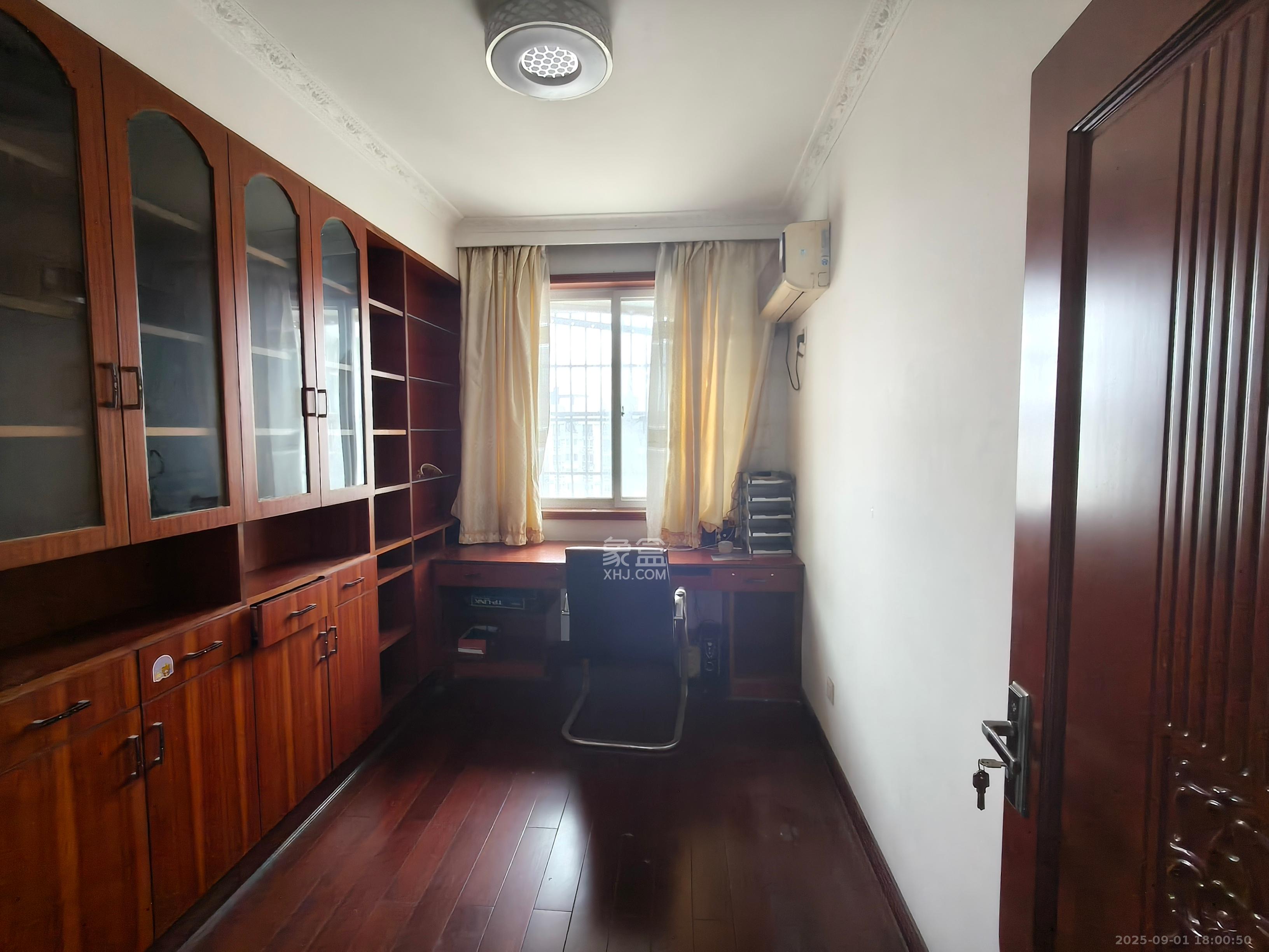 筑梦园 4室2厅2卫 2500.0元/月 筑梦园 4室2厅2卫 2500.0元/月室内图