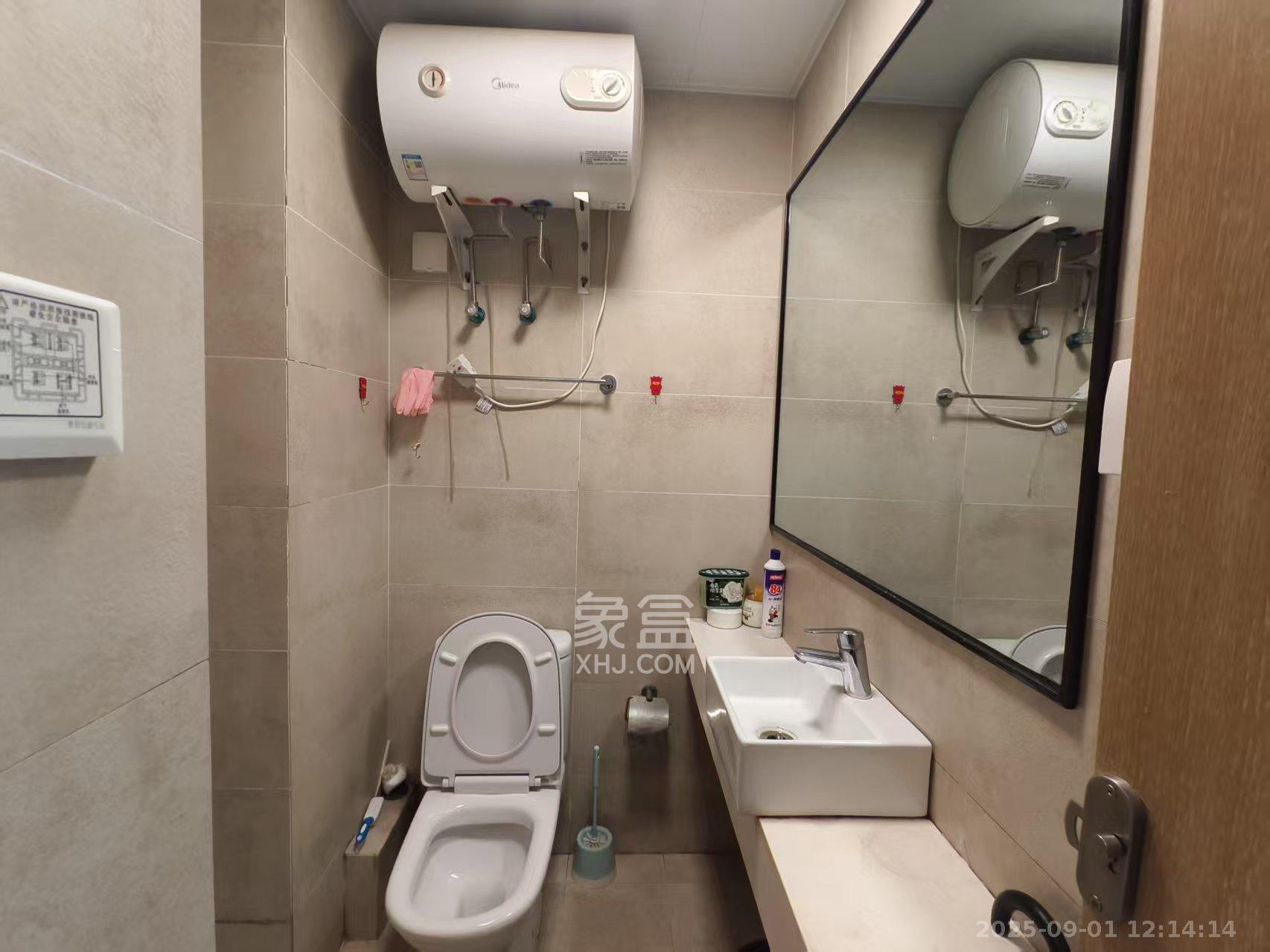 兰亭湾畔 1室1厅1卫 900.0元/月 兰亭湾畔 1室1厅1卫 900.0元/月室内图