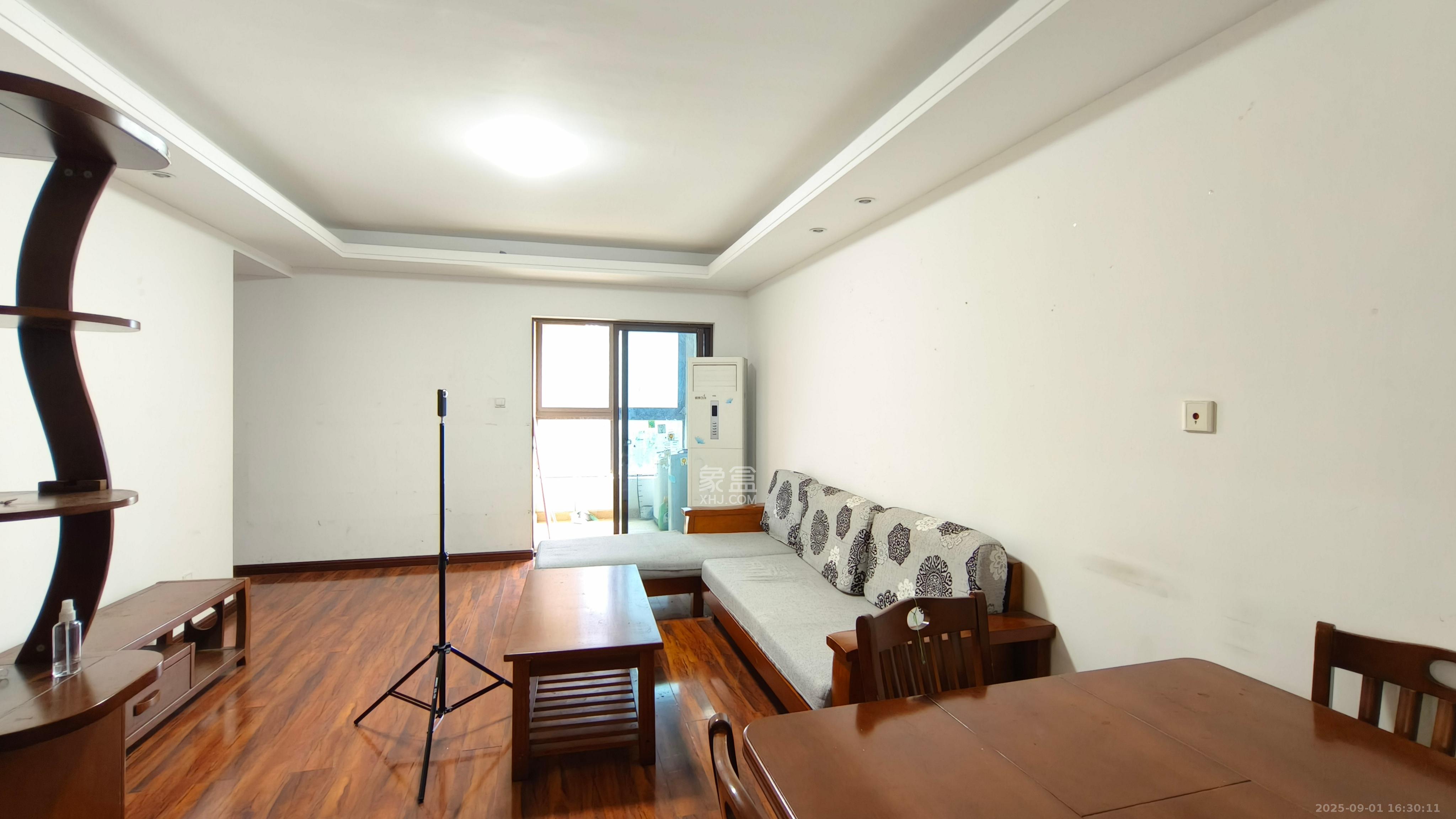 绿地中央广场 3室2厅1卫 2500.0元/月 绿地中央广场 3室2厅1卫 2500.0元/月室内图