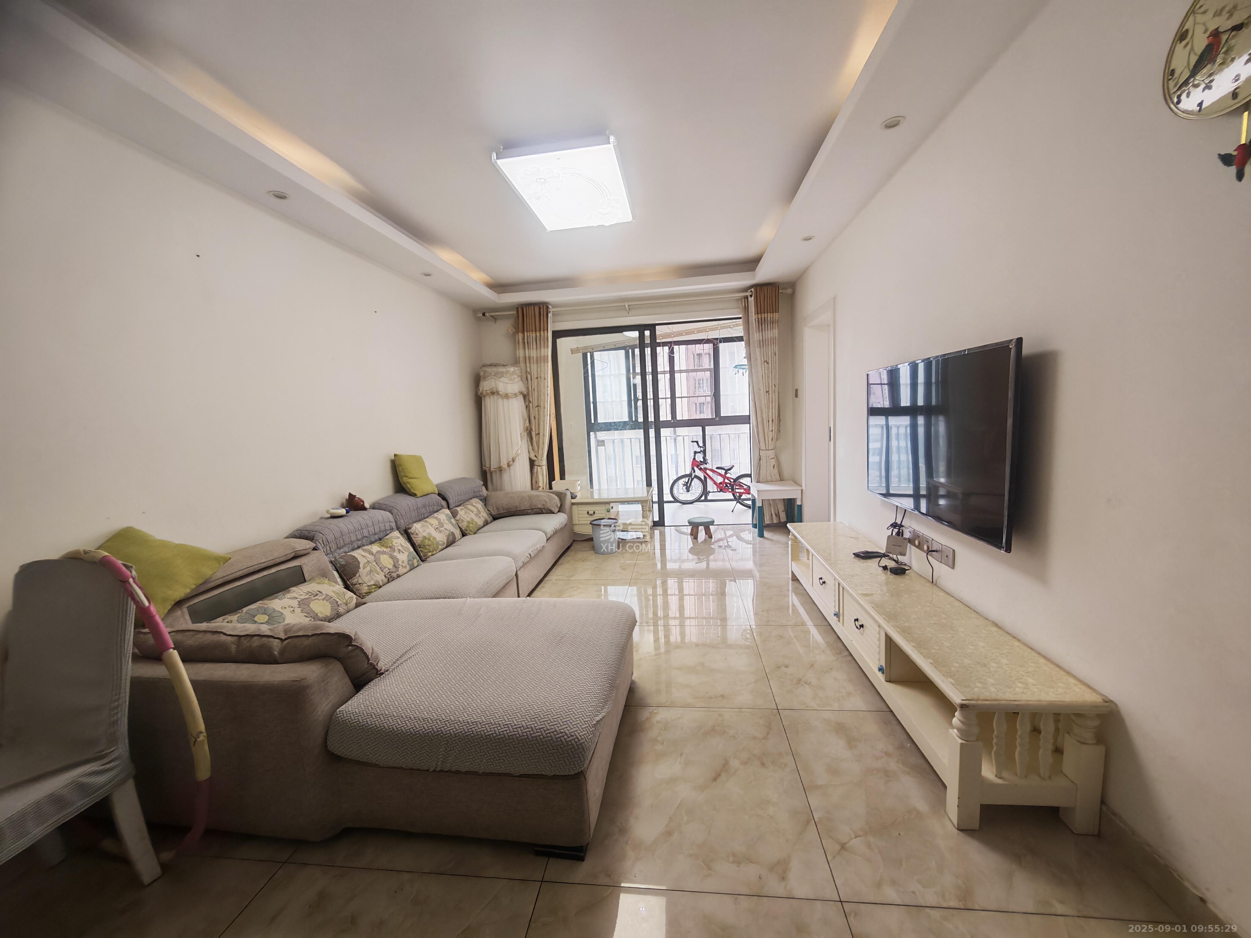 华润五彩城  3室1厅1卫    2000.0元/月 华润五彩城  3室1厅1卫    2000.0元/月