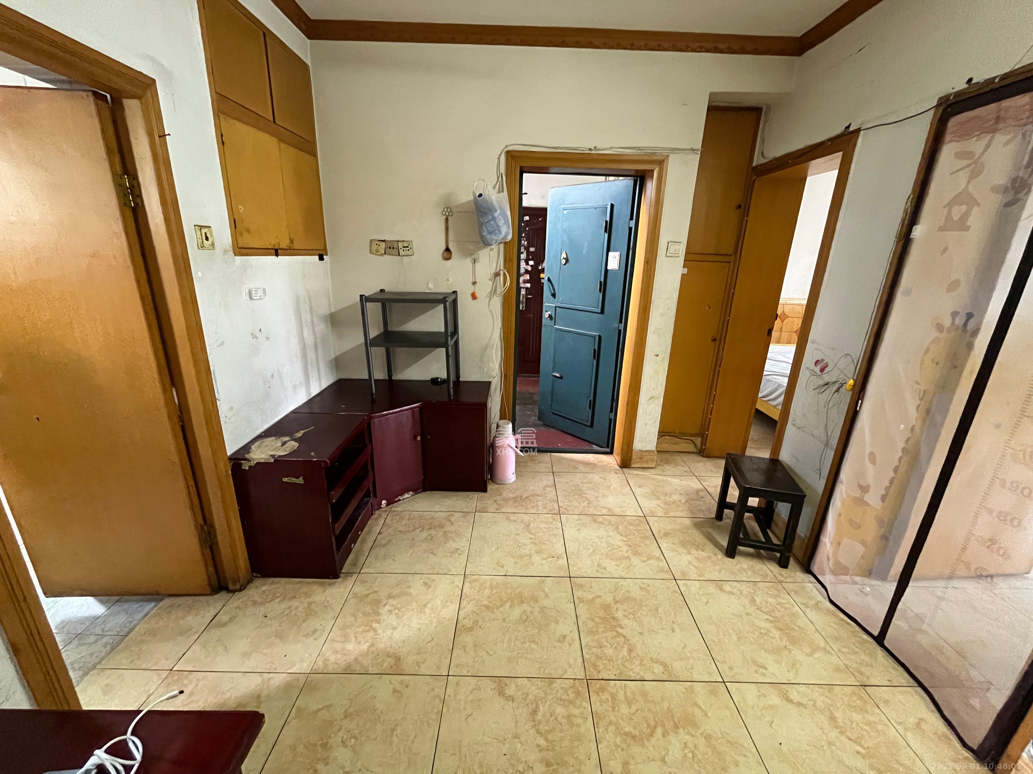 红旗区三片  2室1厅1卫    1000.0元/月 红旗区三片  2室1厅1卫    1000.0元/月室内图