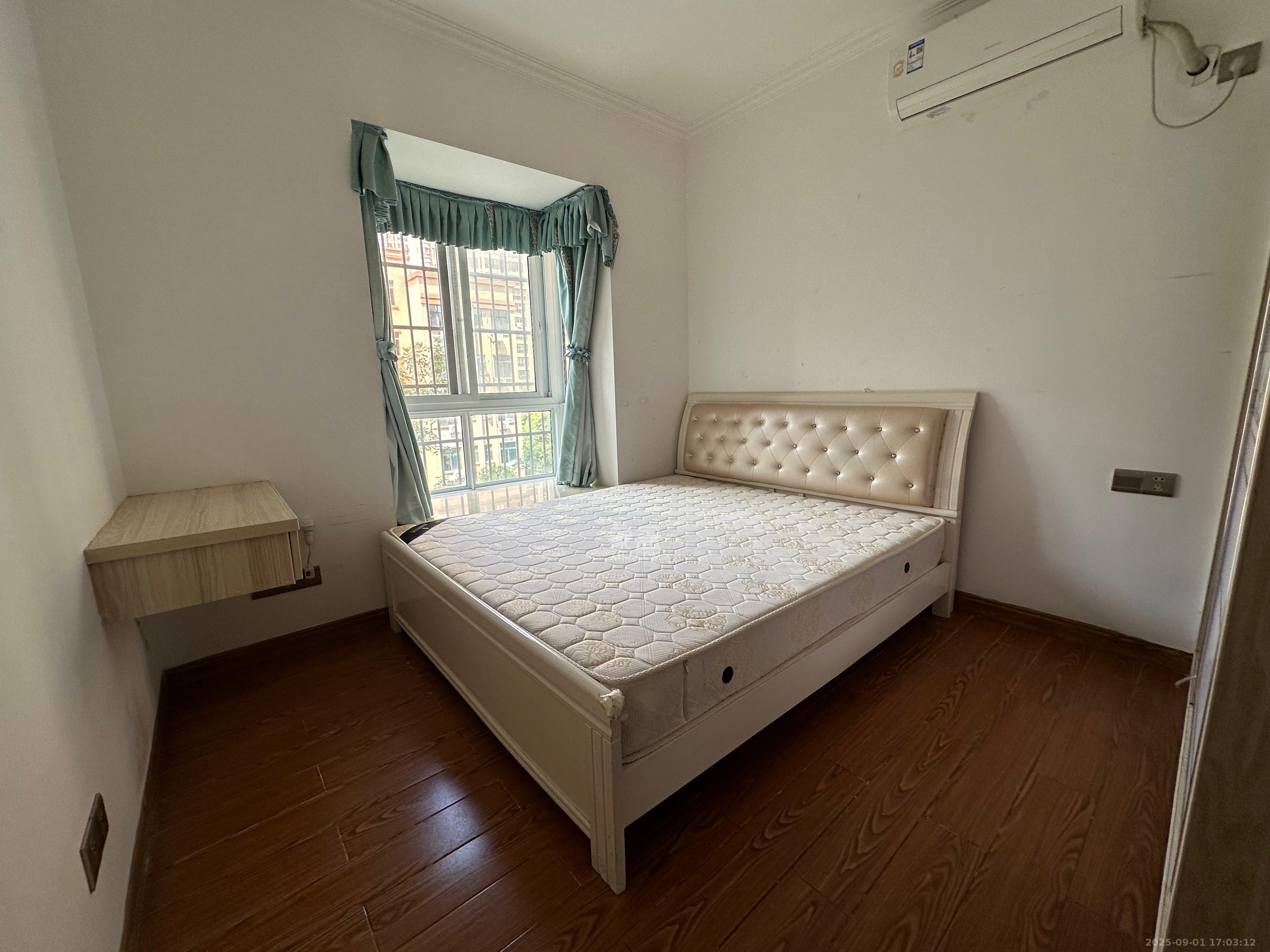 楚天世纪城西苑  2室2厅1卫    1800.0元/月 楚天世纪城西苑  2室2厅1卫    1800.0元/月室内图