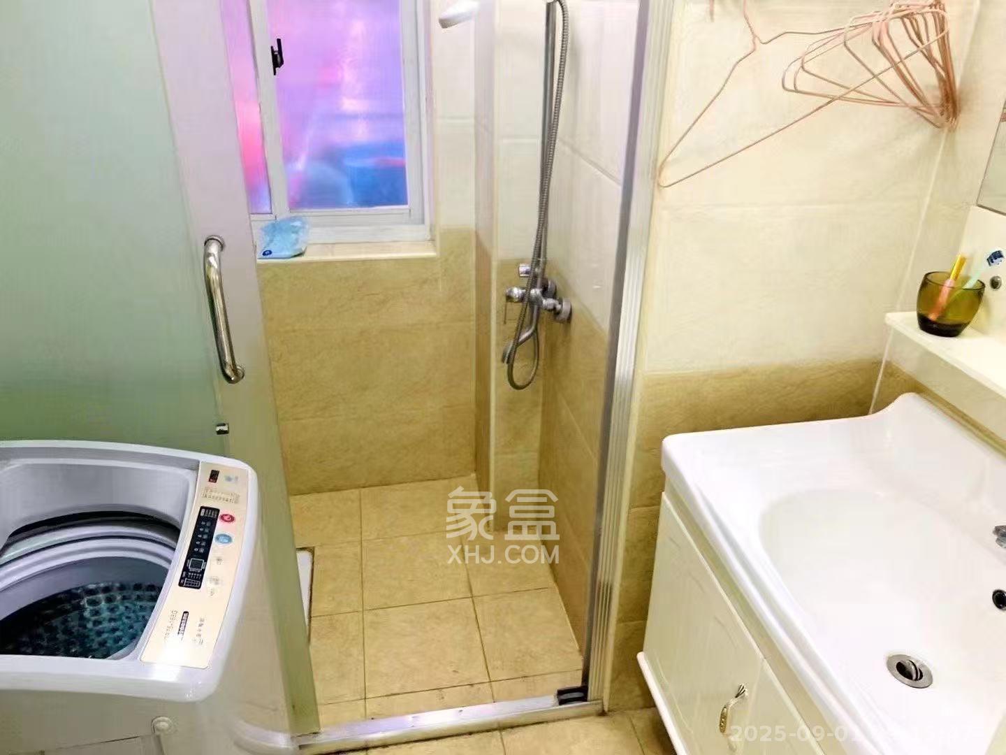 汇源大厦  3室1厅1卫    4000.0元/月室内图