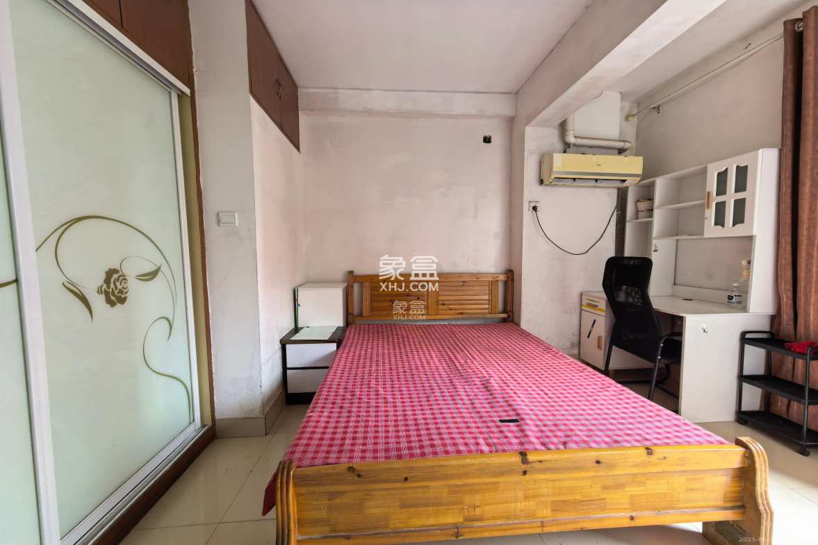 东岸梅园小区  2室1厅1卫    1400.0元/月 东岸梅园小区  2室1厅1卫    1400.0元/月室内图