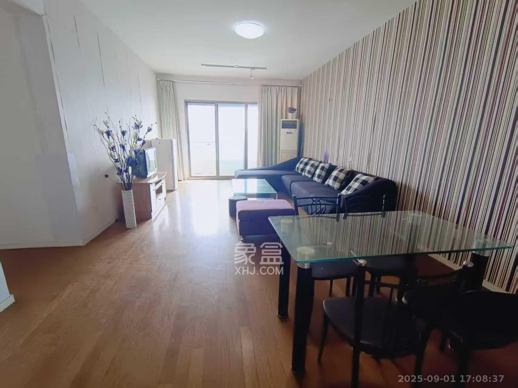 阳光100一期、四五期  2室2厅1卫    2500.0元/月室内图