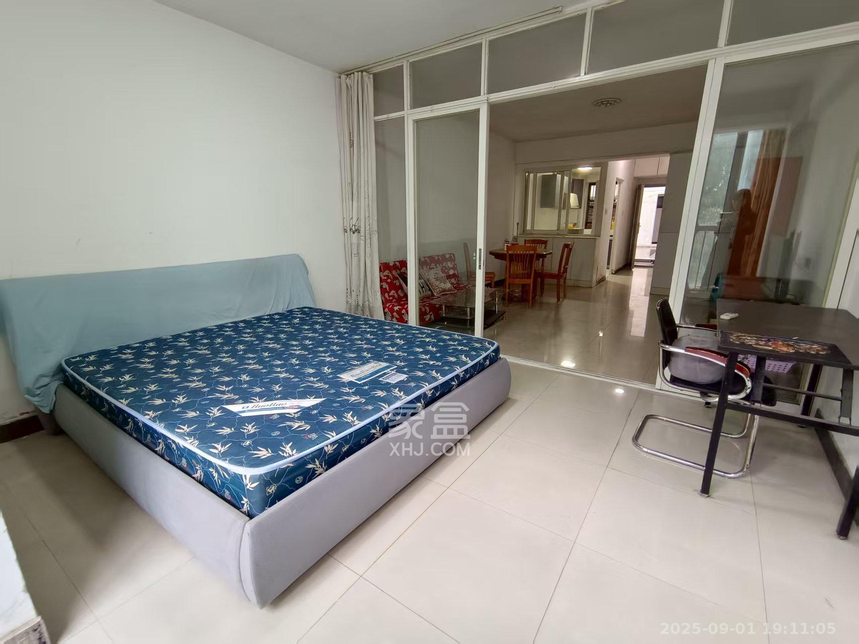 阳光100二期 1室1厅1卫 1400.0元/月 阳光100二期 1室1厅1卫 1400.0元/月室内图