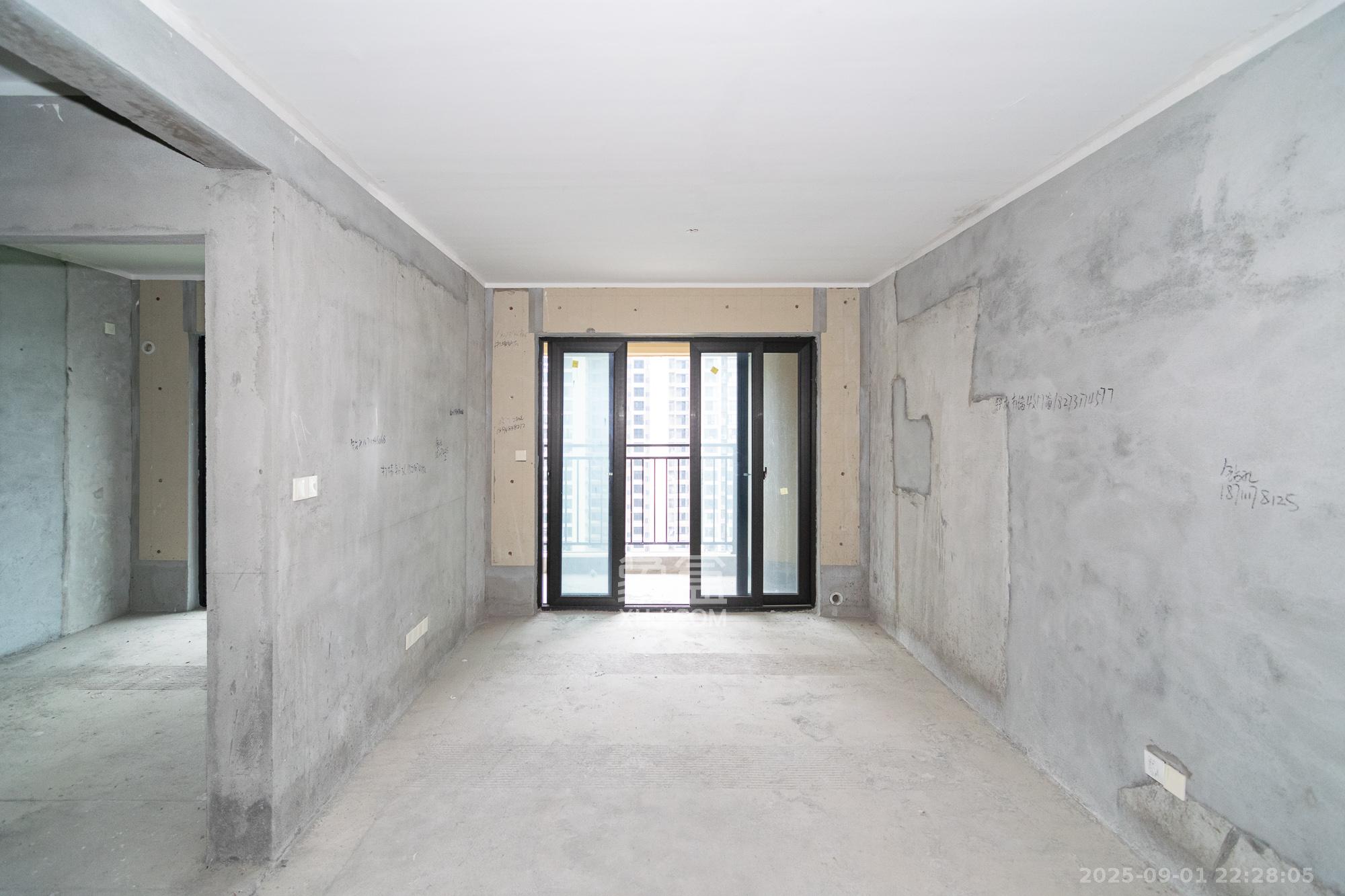 金辉优步学府 3室2厅2卫 58.0万 金辉优步学府 3室2厅2卫 58.0万客厅